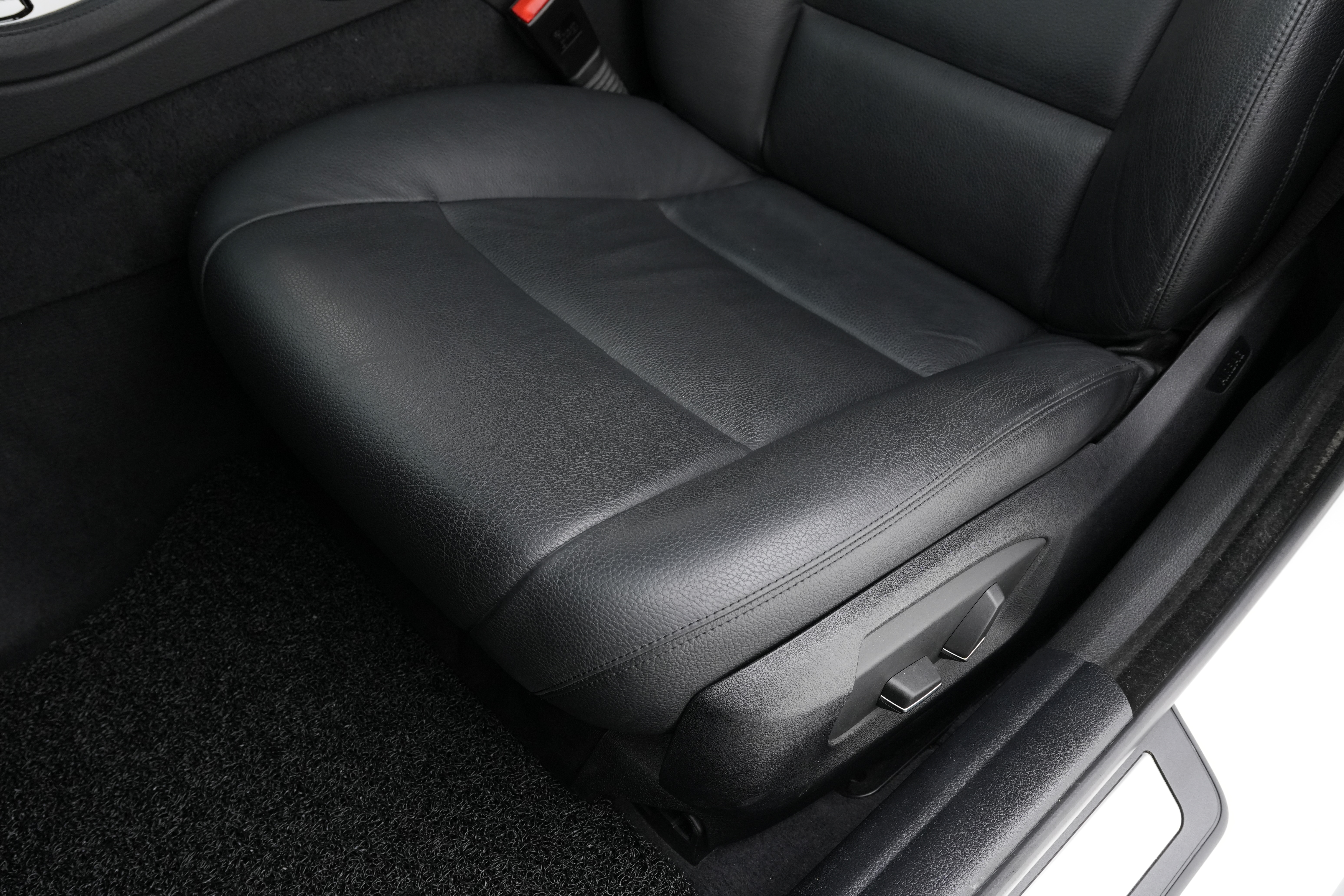 Interior 7