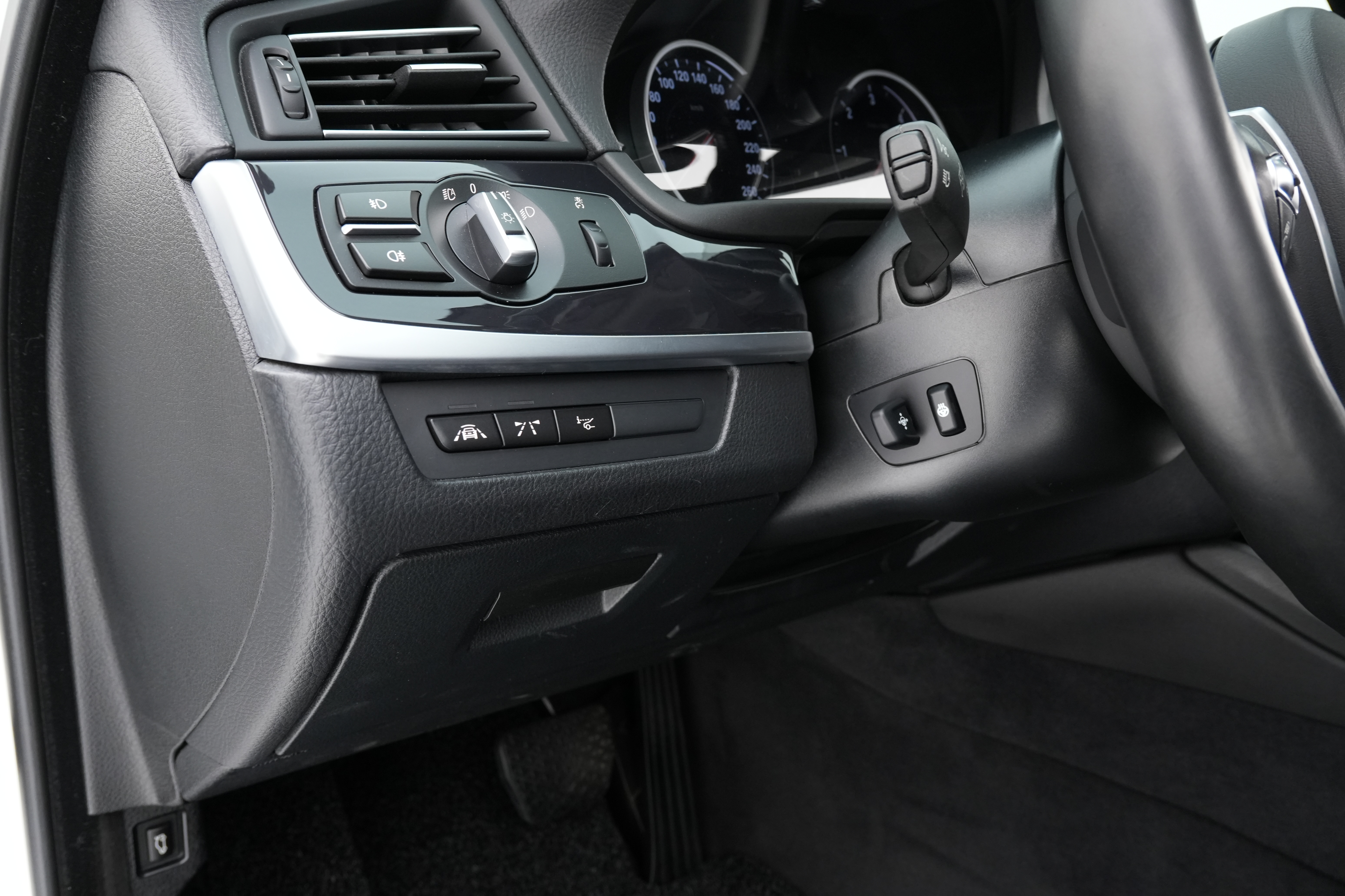 Interior 8