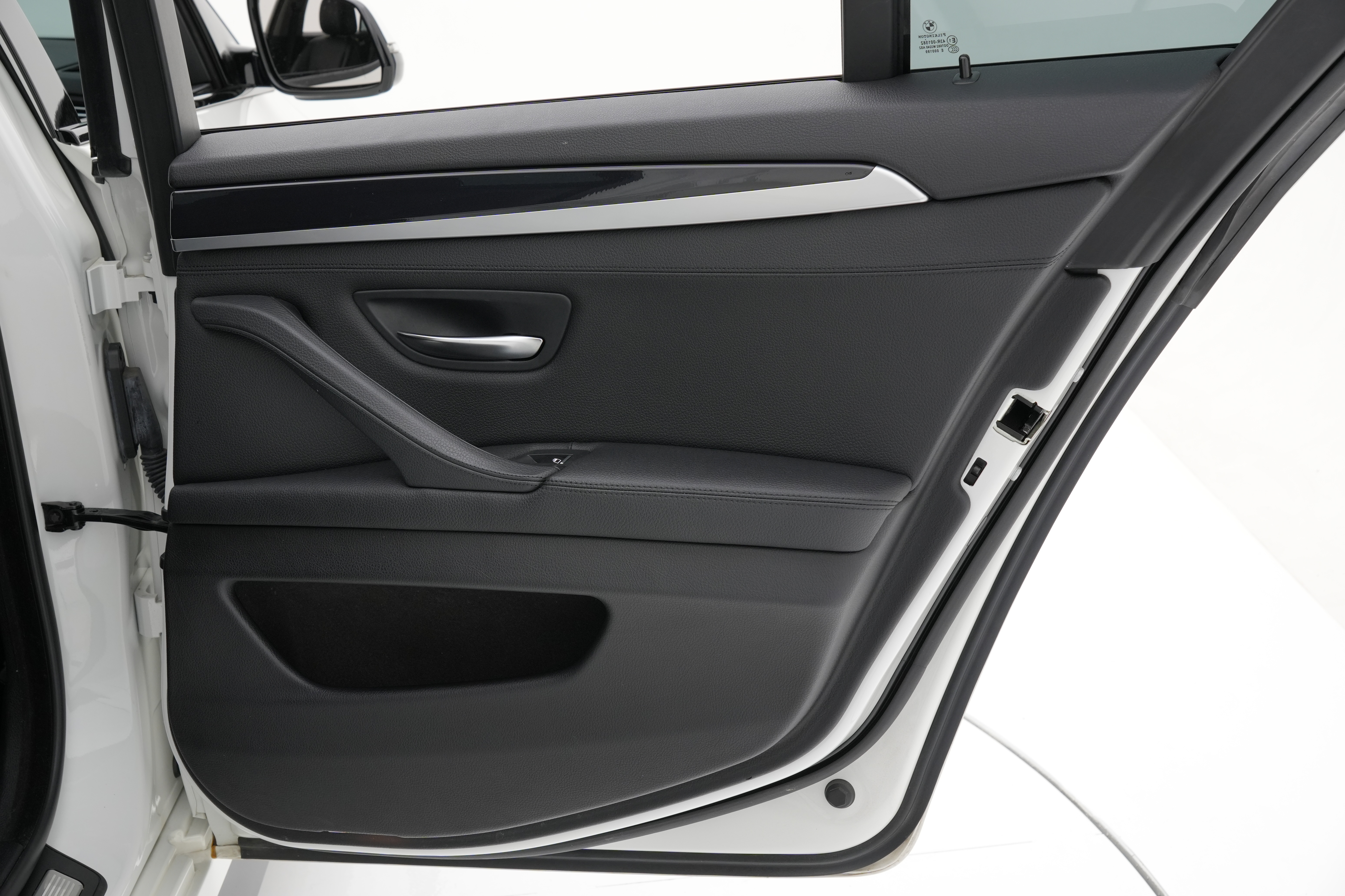 Interior 5