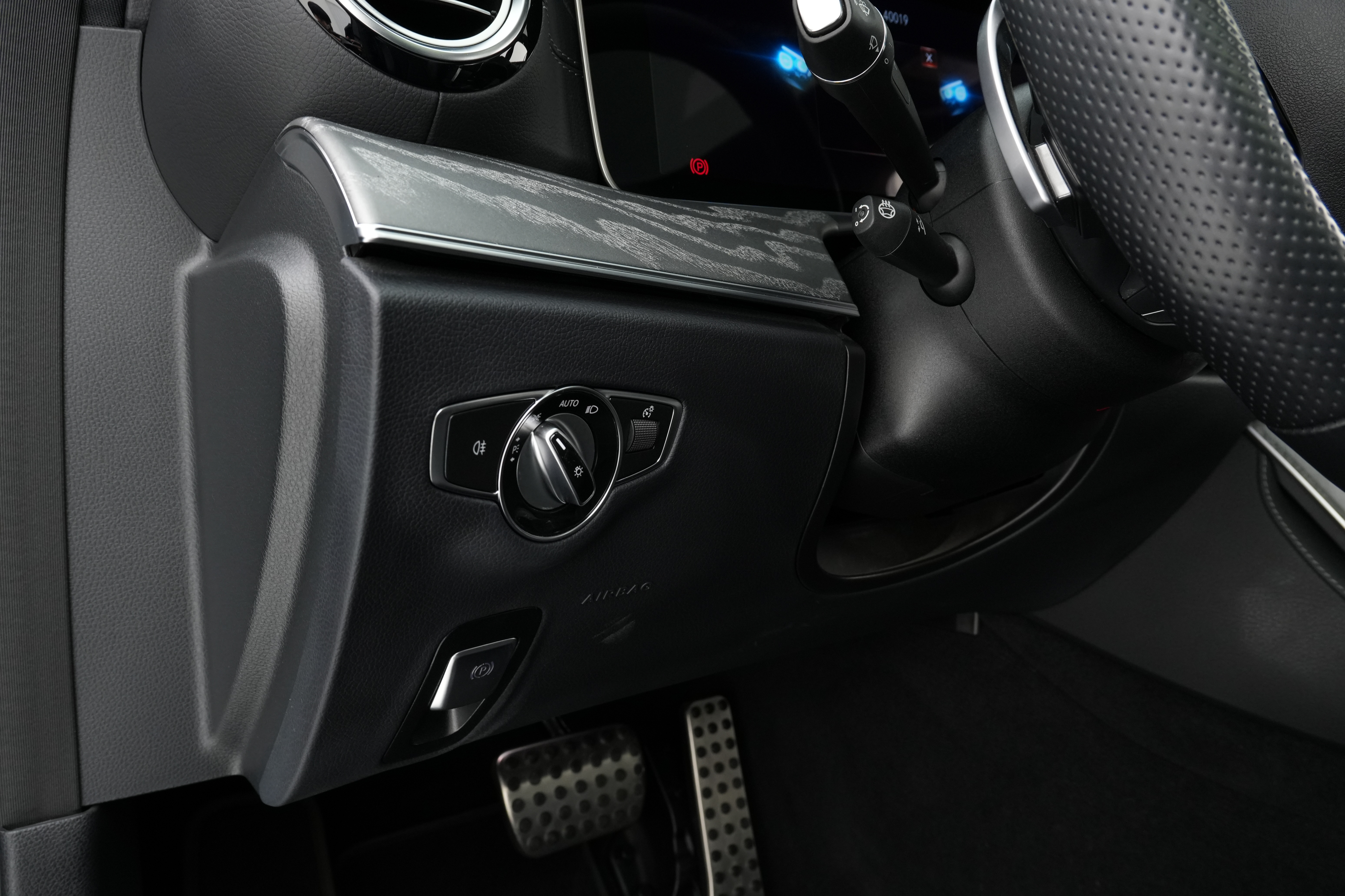 Interior 8