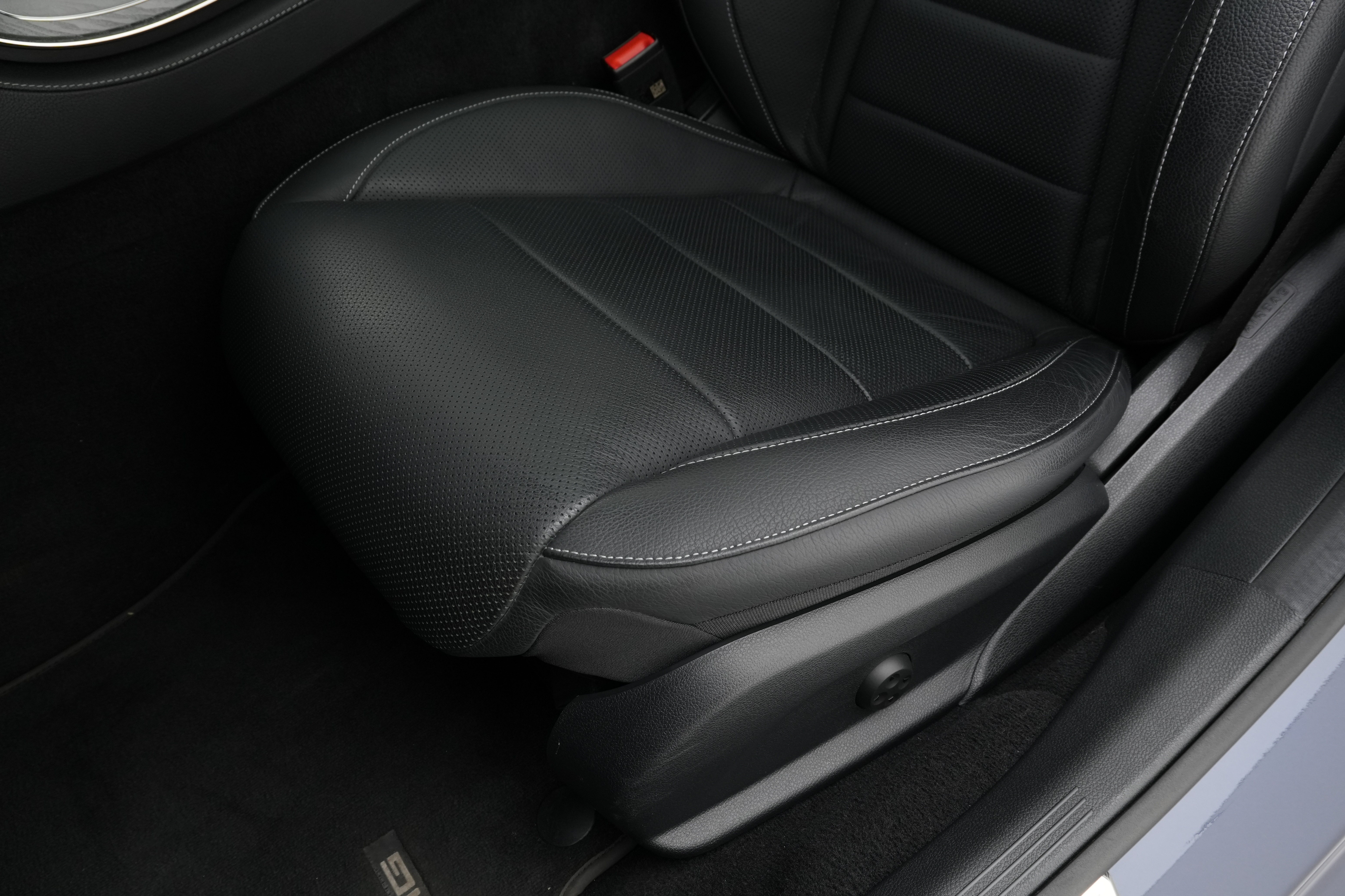 Interior 7