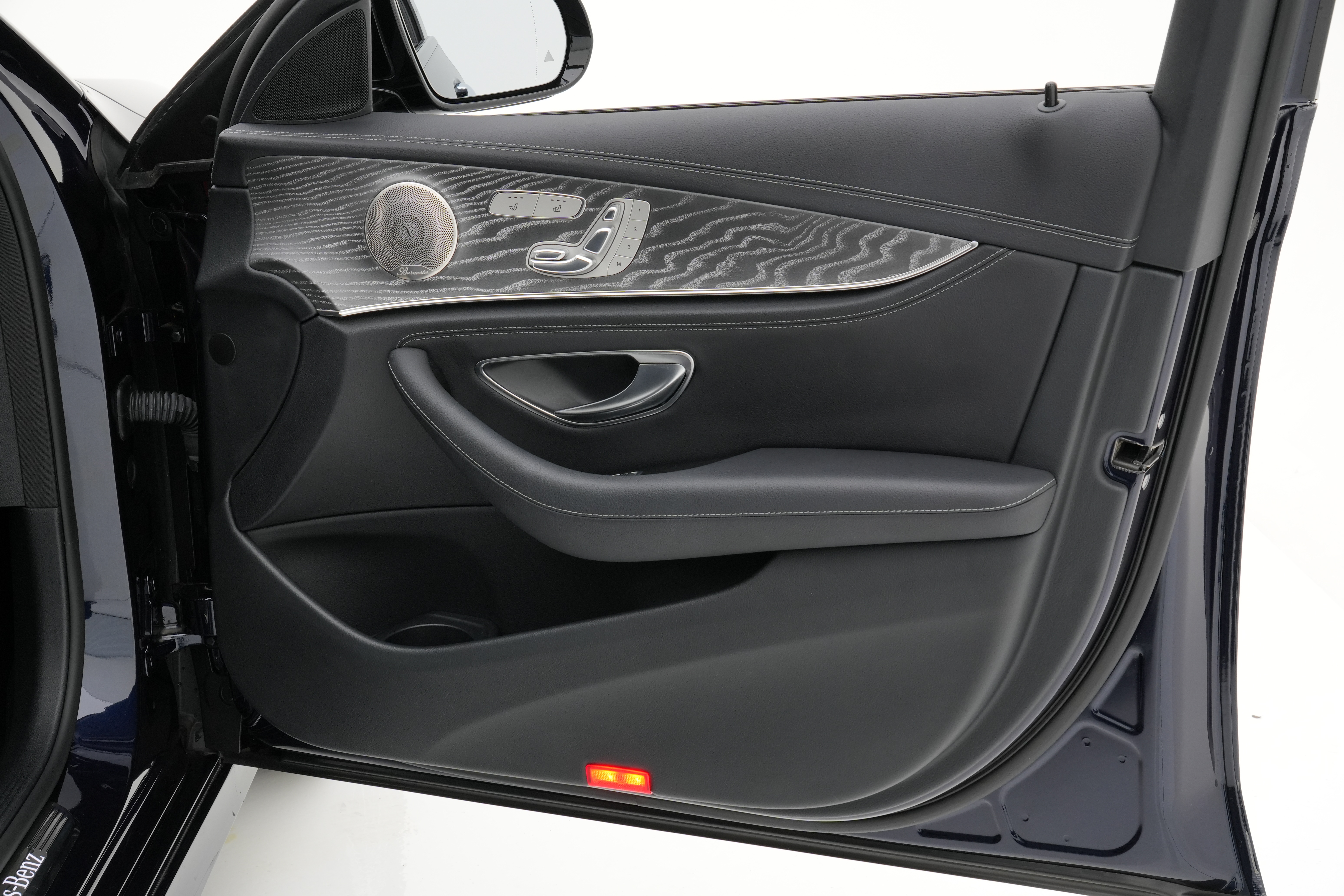 Interior 6