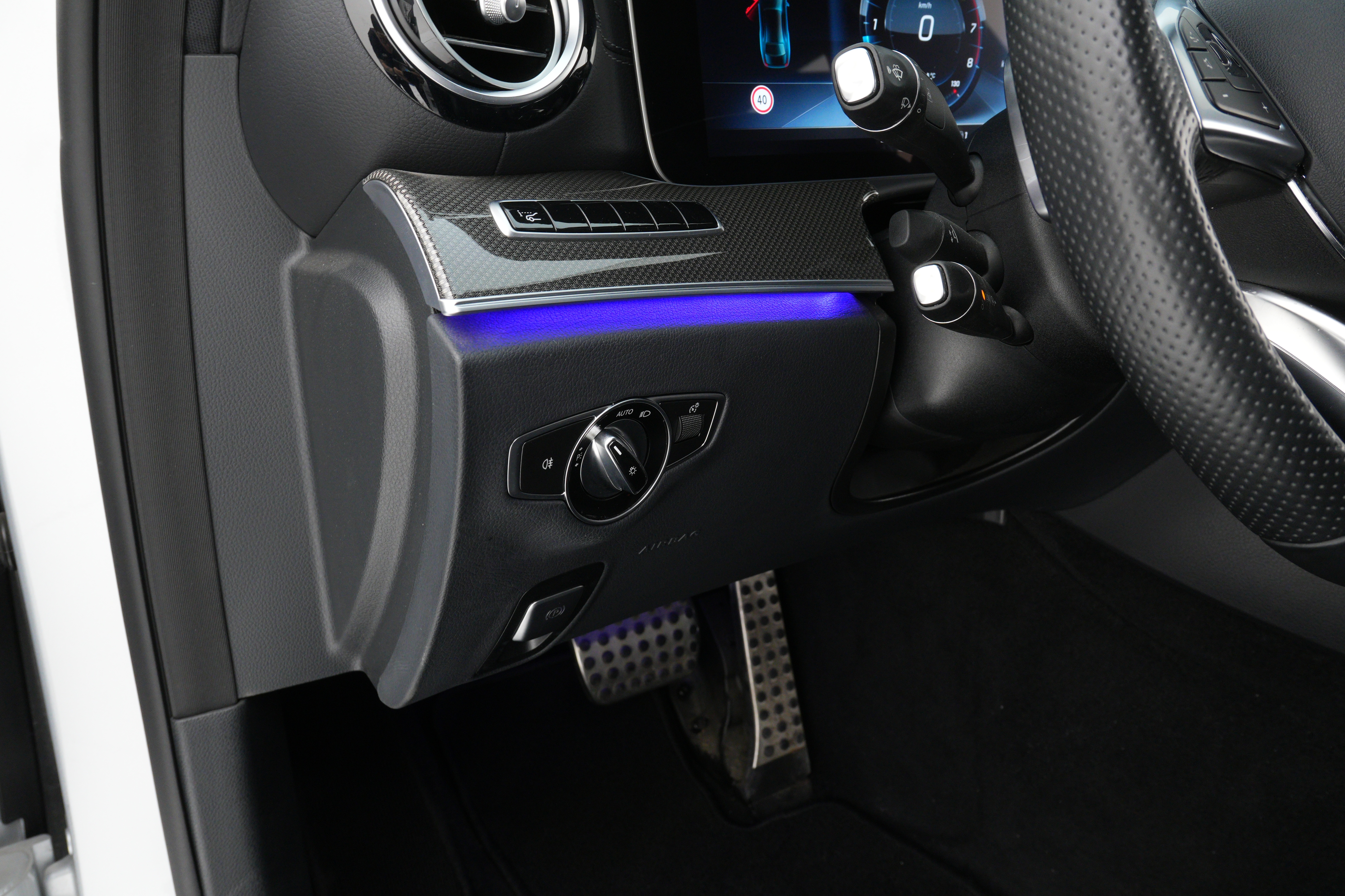 Interior 8