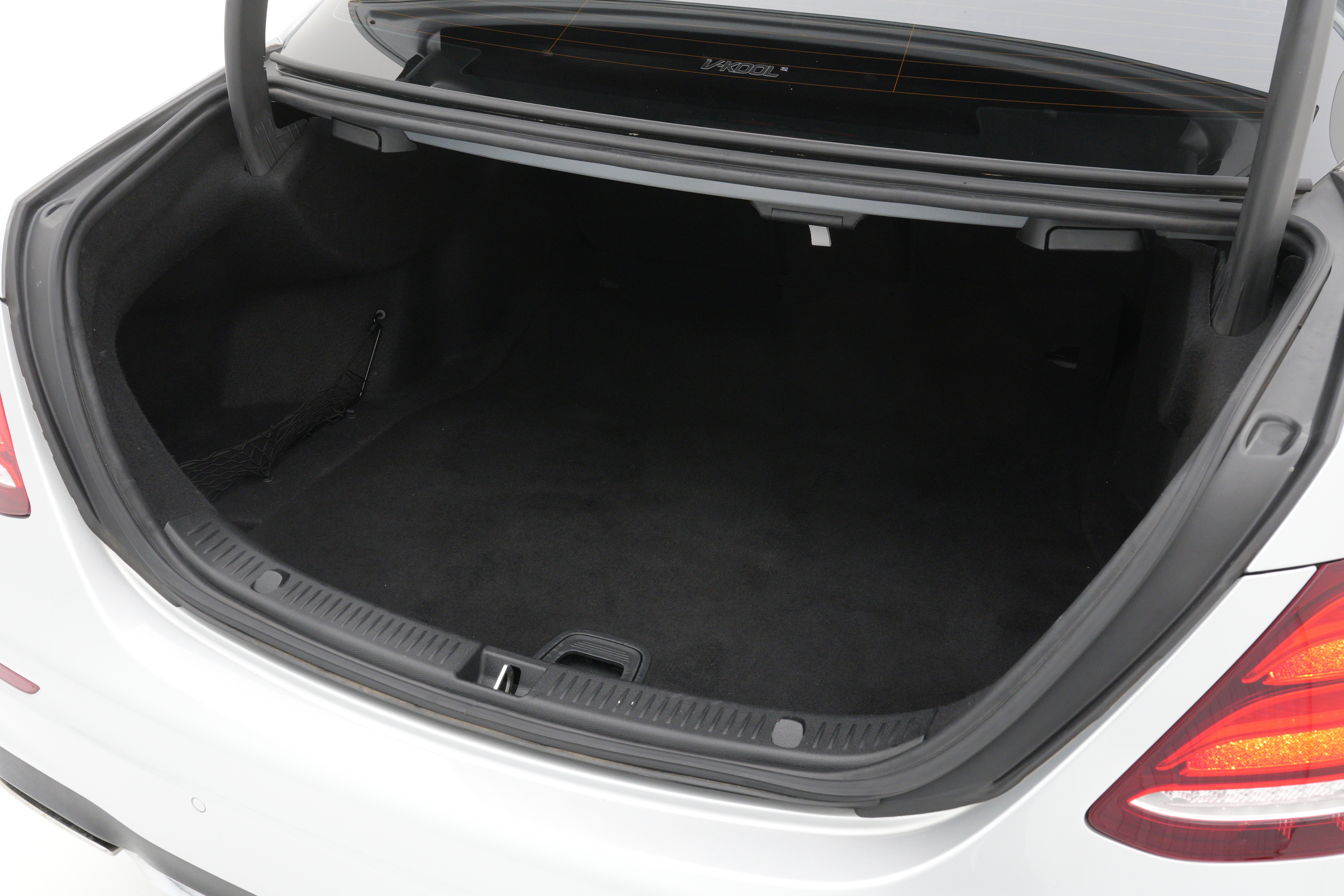 Interior 19
