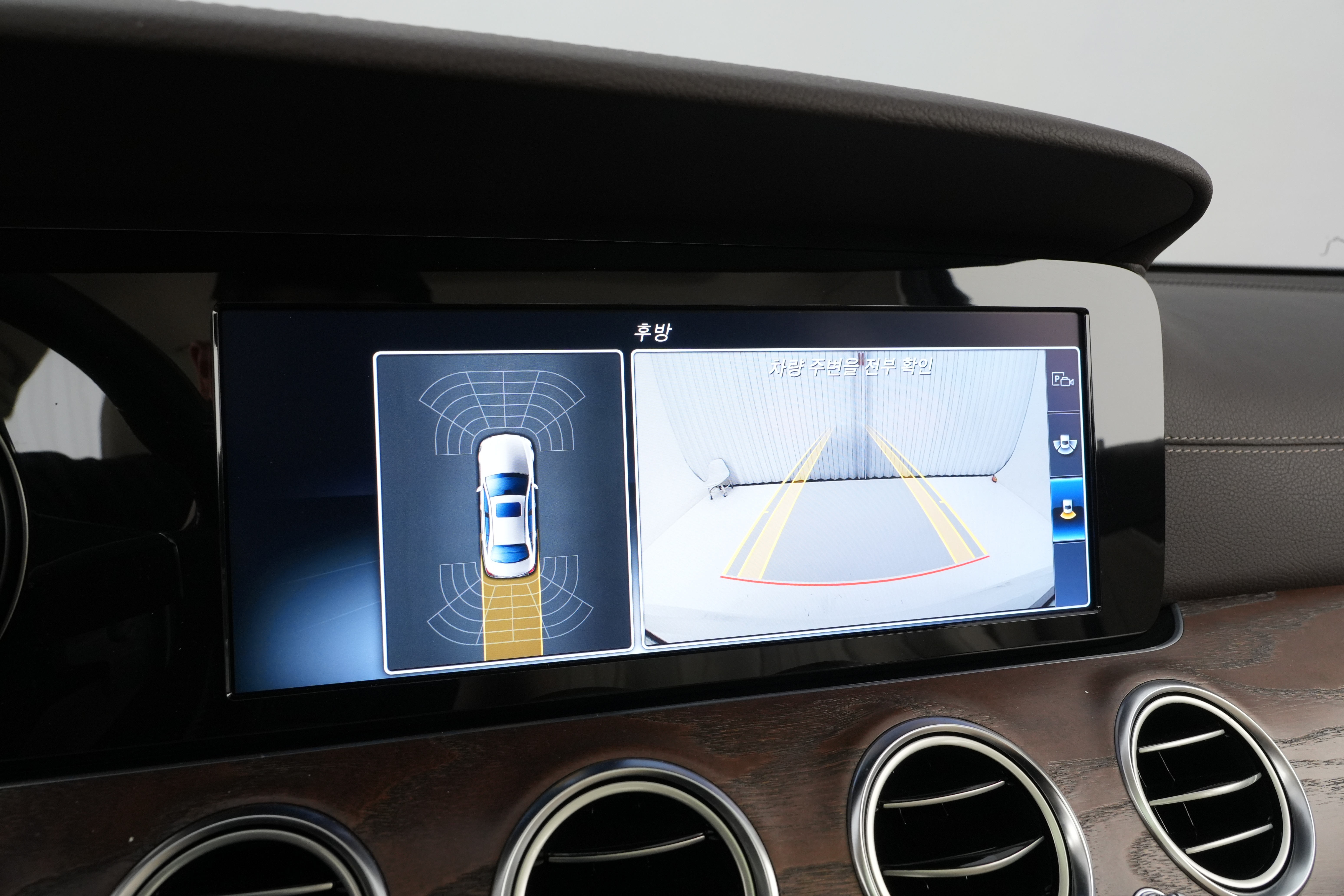Interior 11