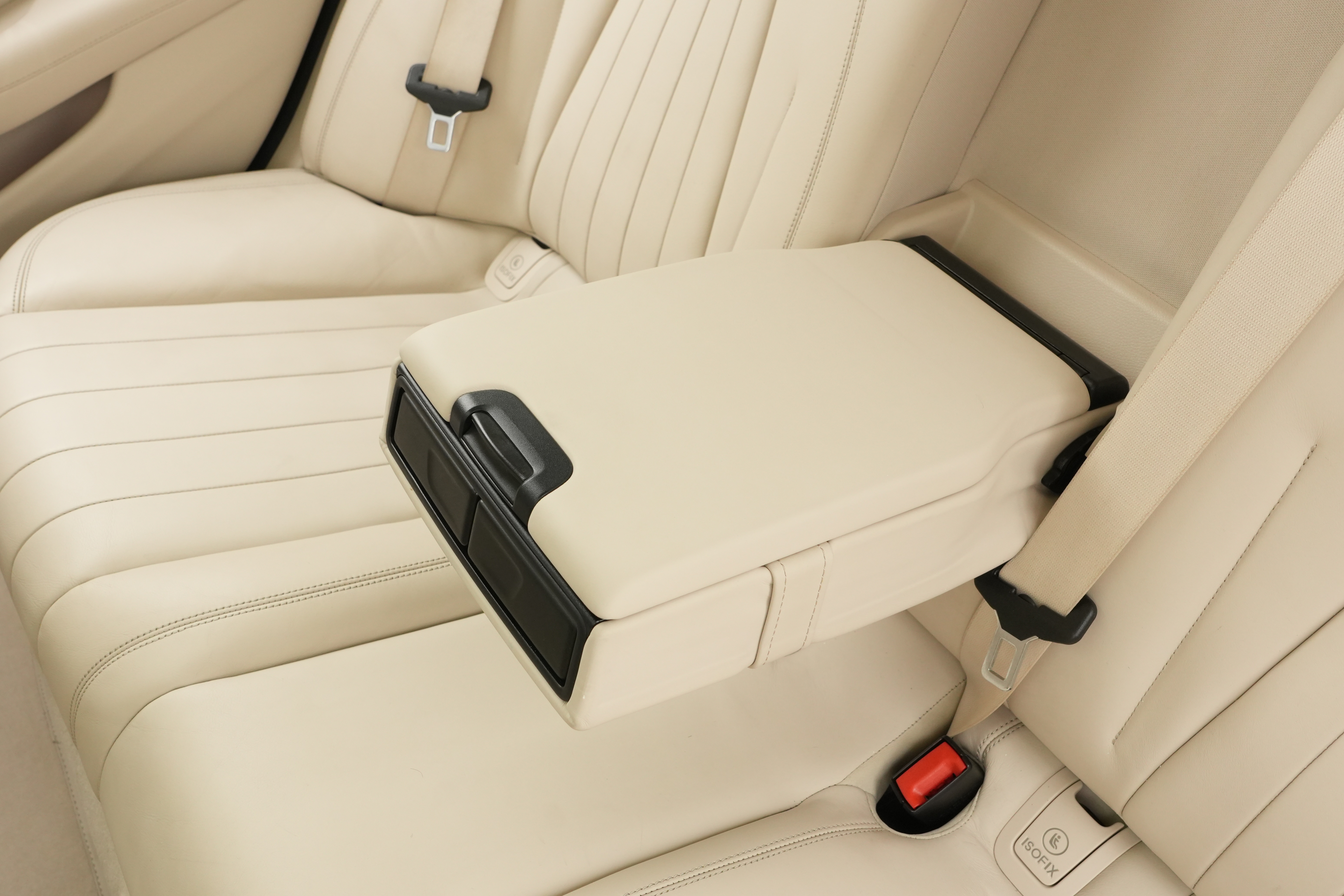 Interior 16