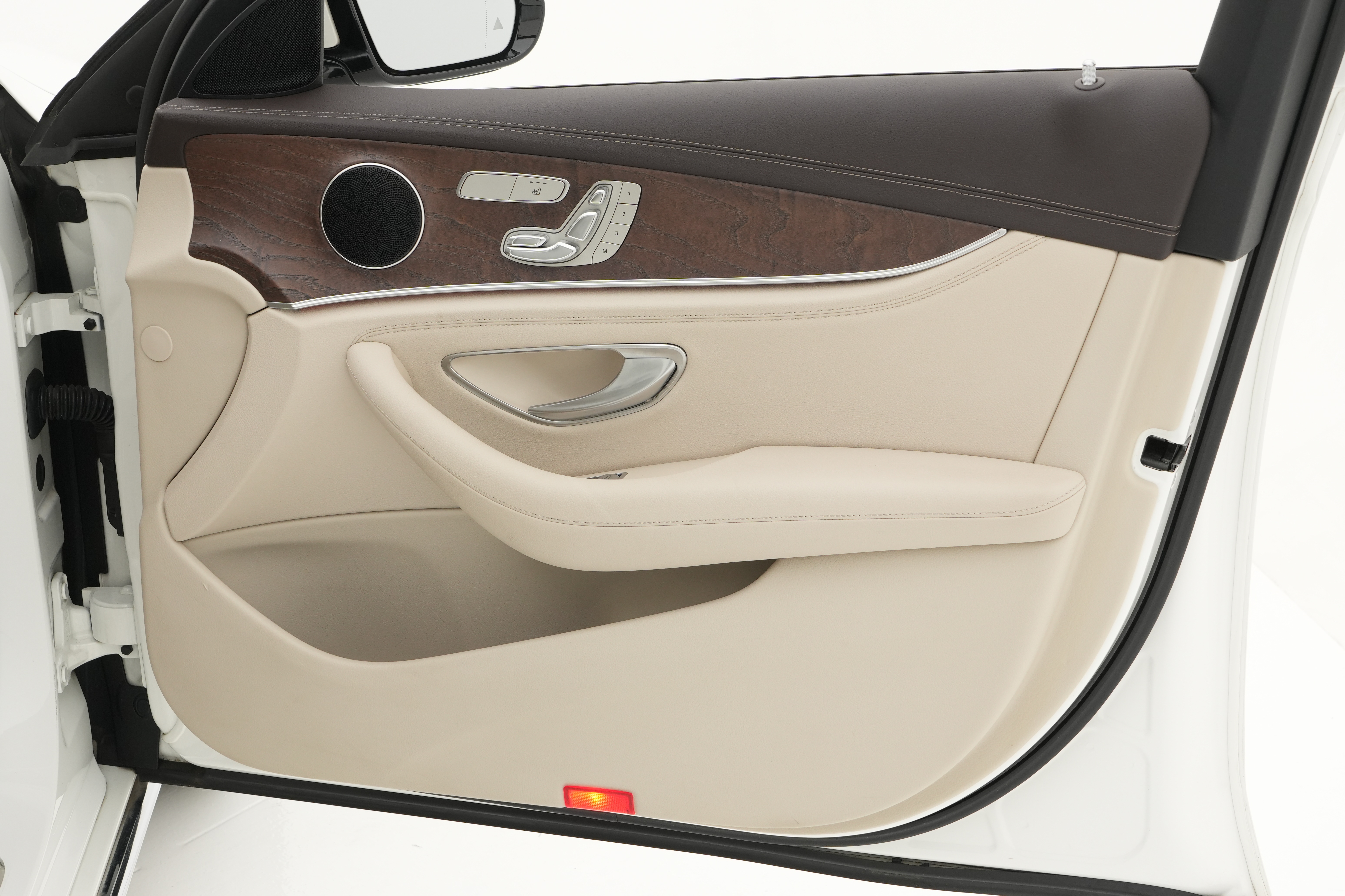 Interior 6