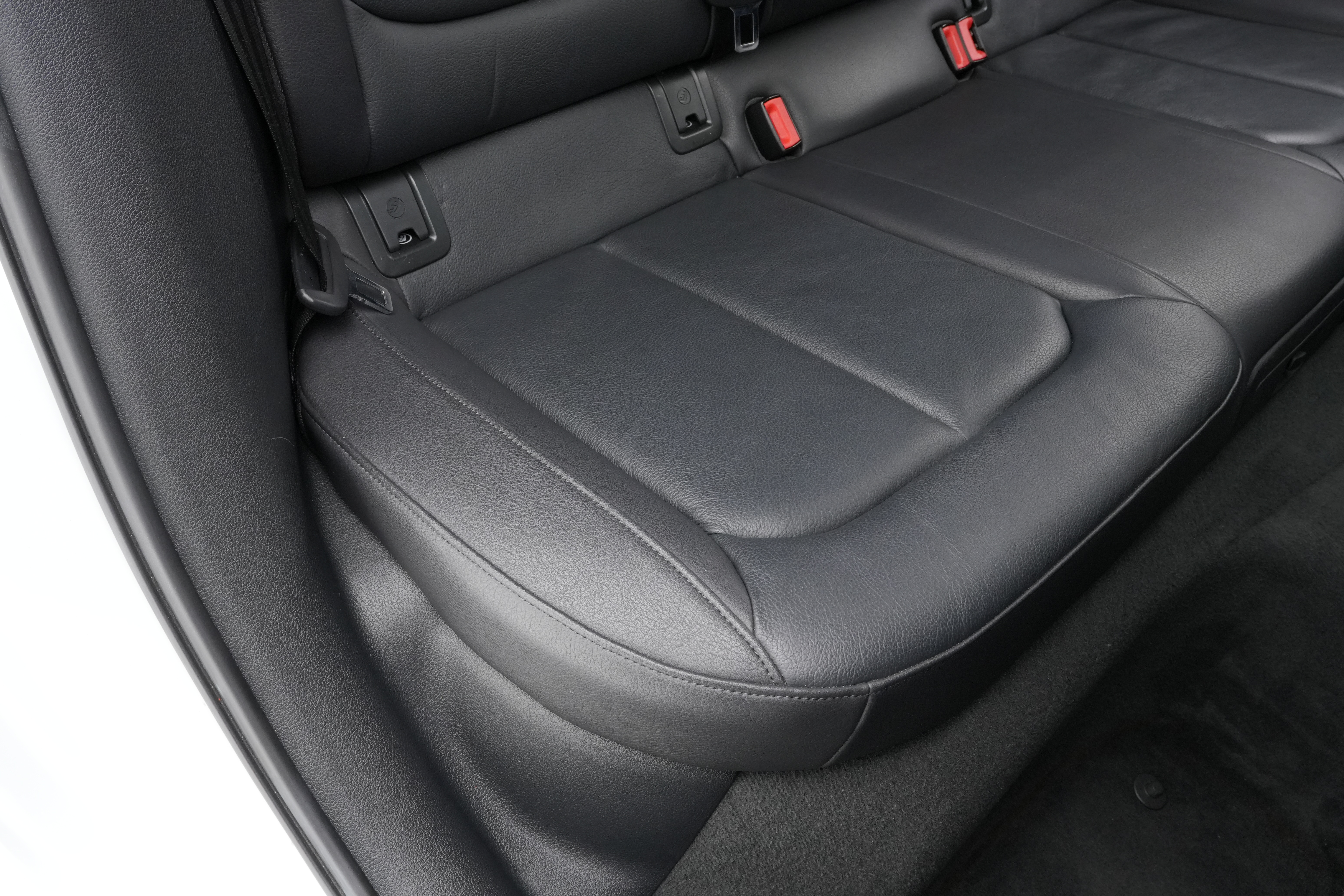 Interior 13