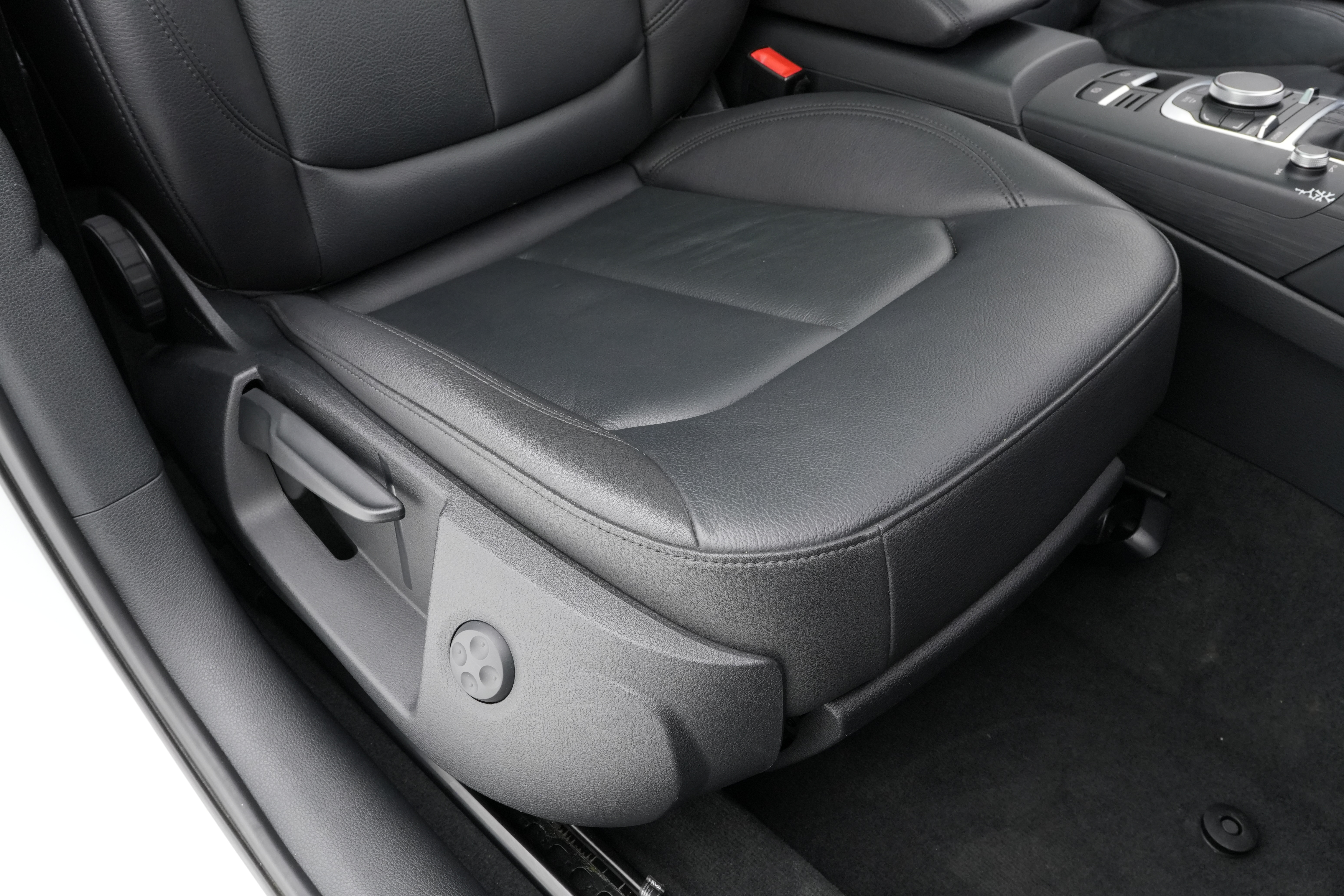 Interior 11