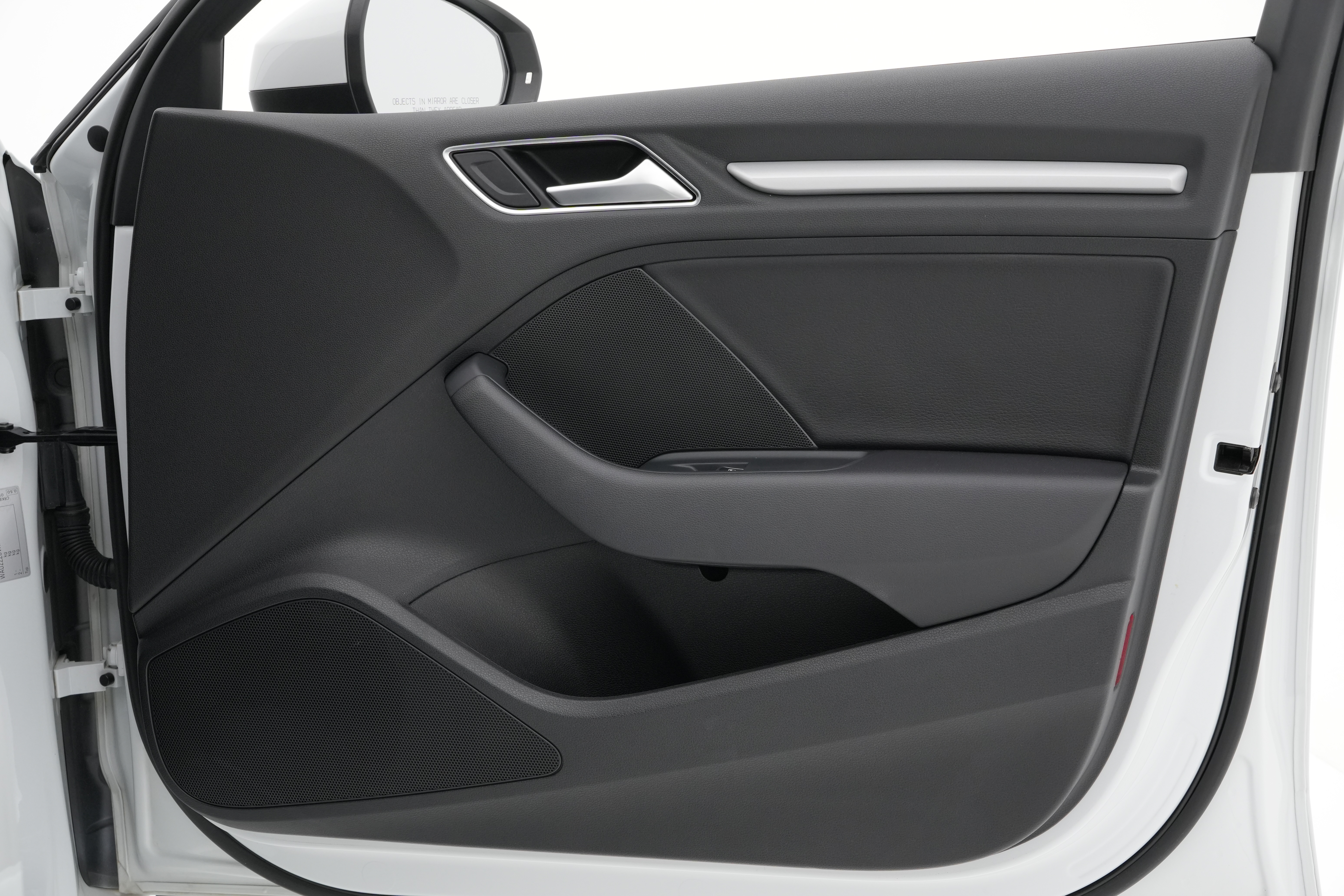 Interior 6