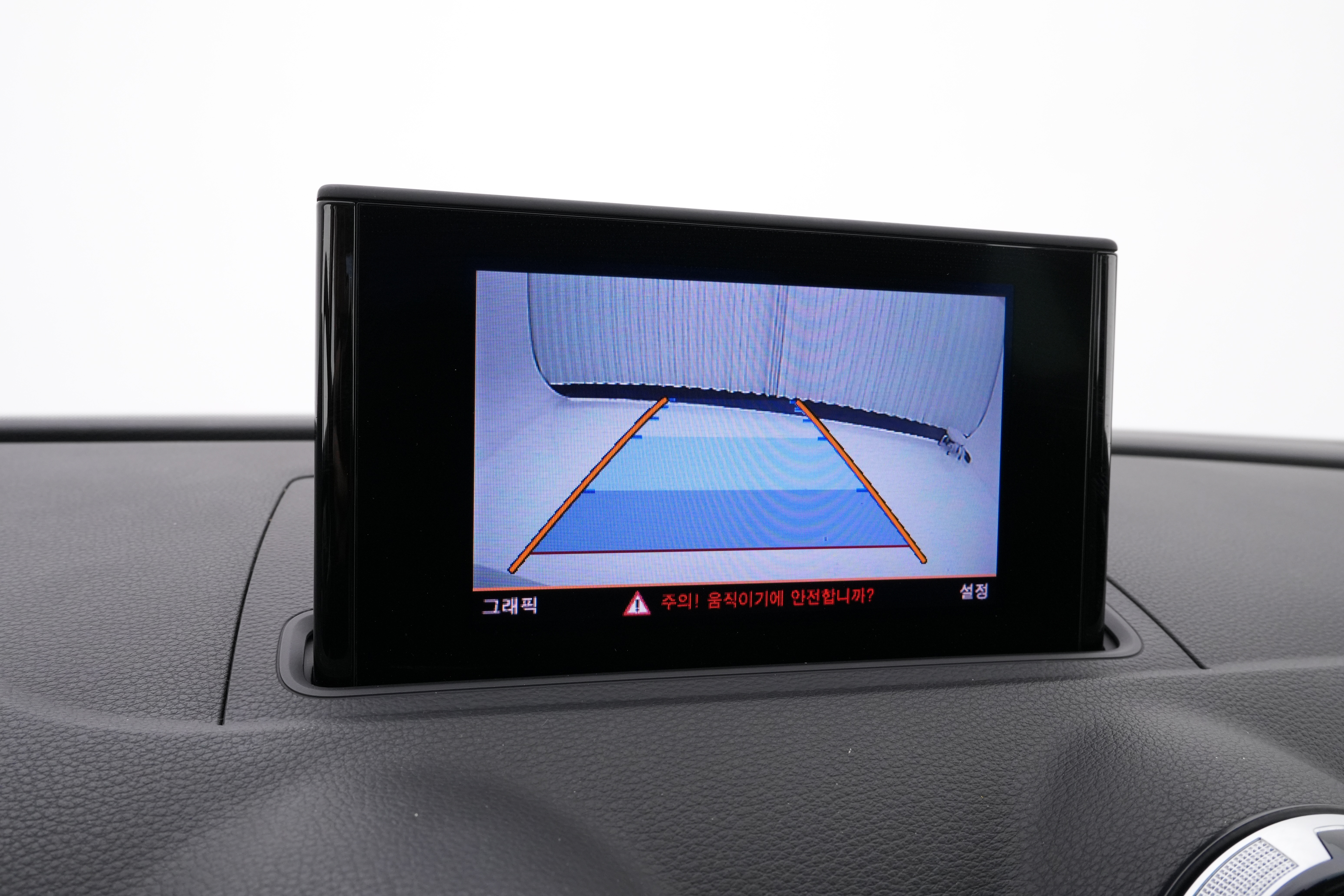 Interior 10