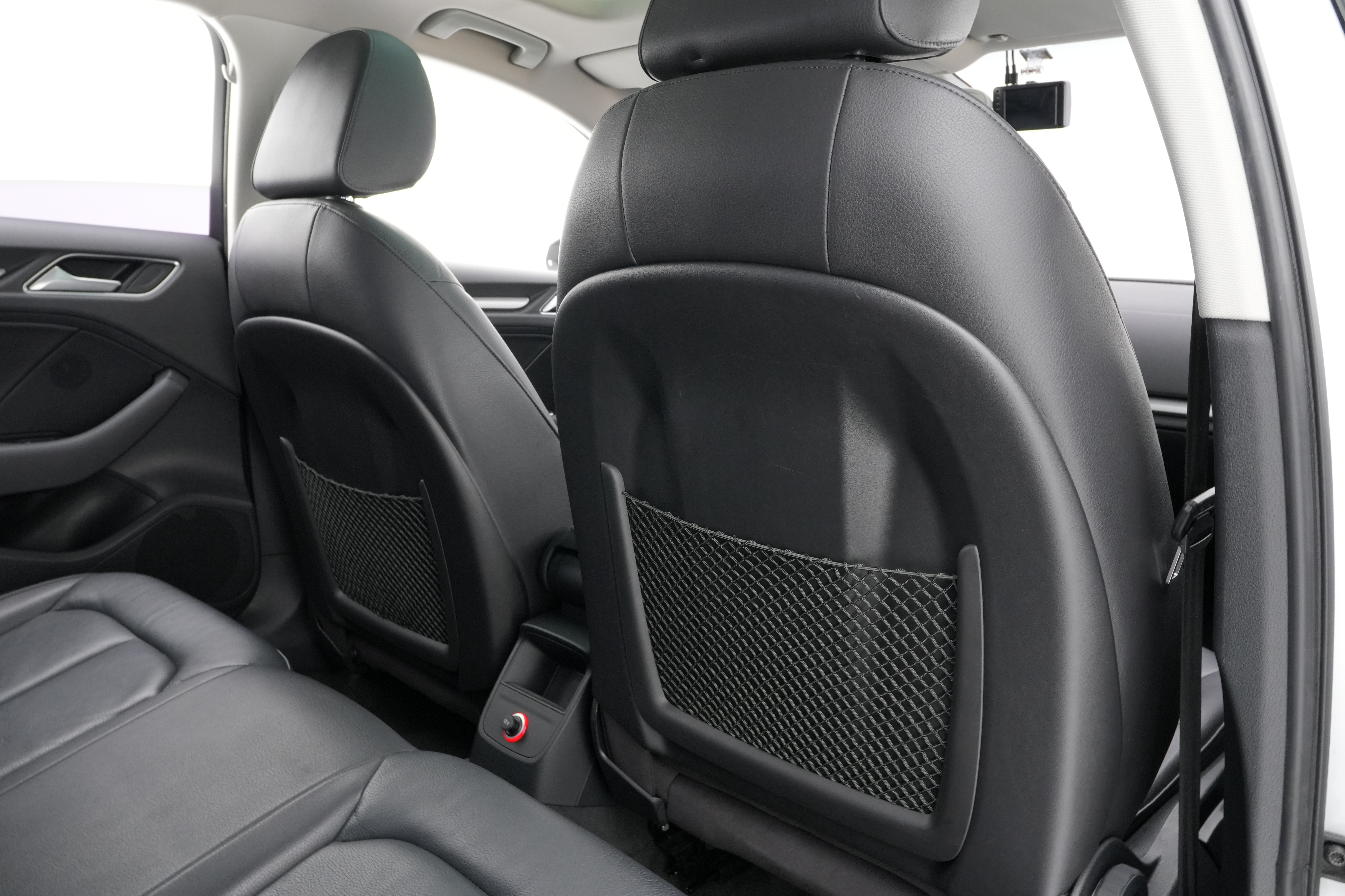 Interior 15