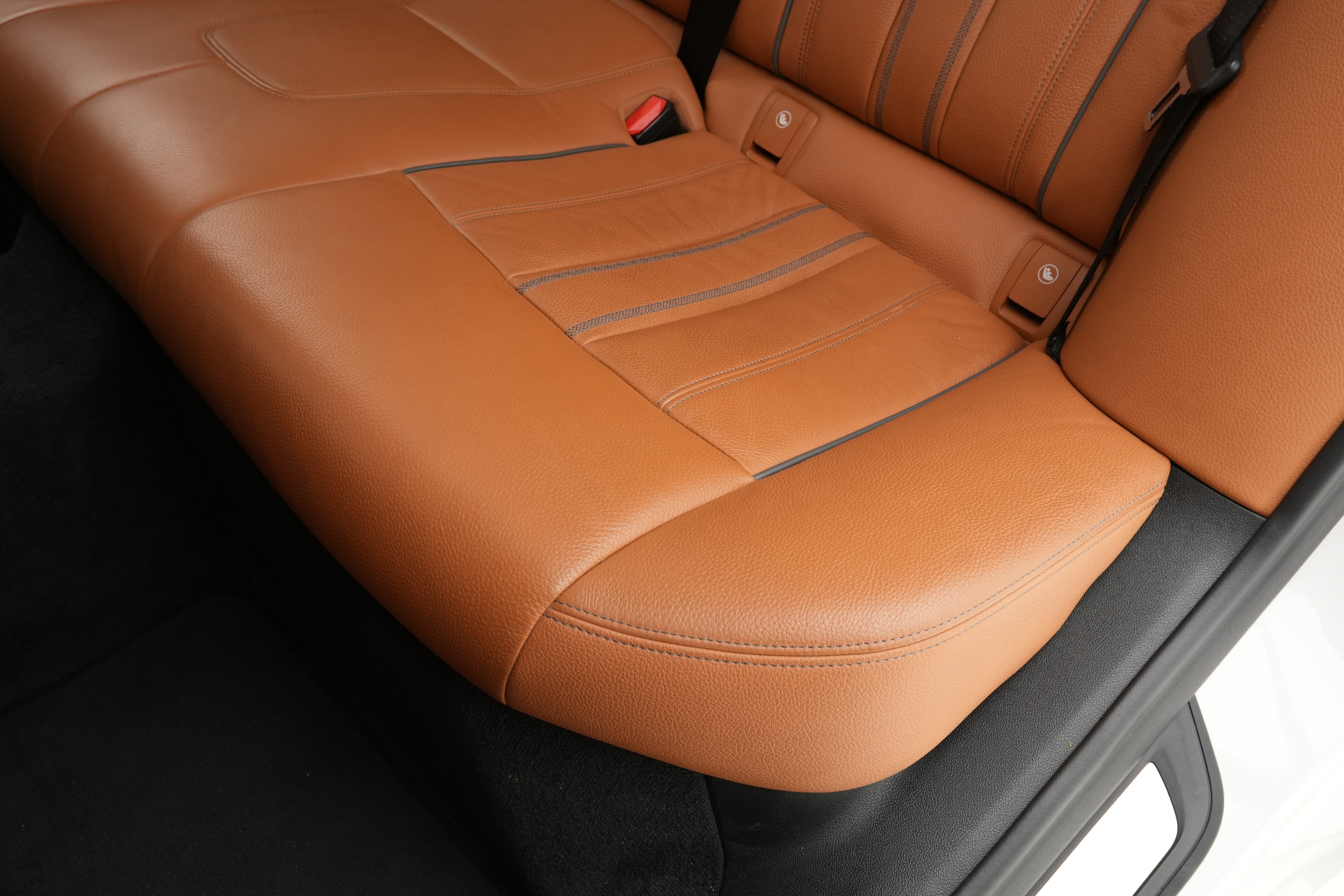 Interior 16