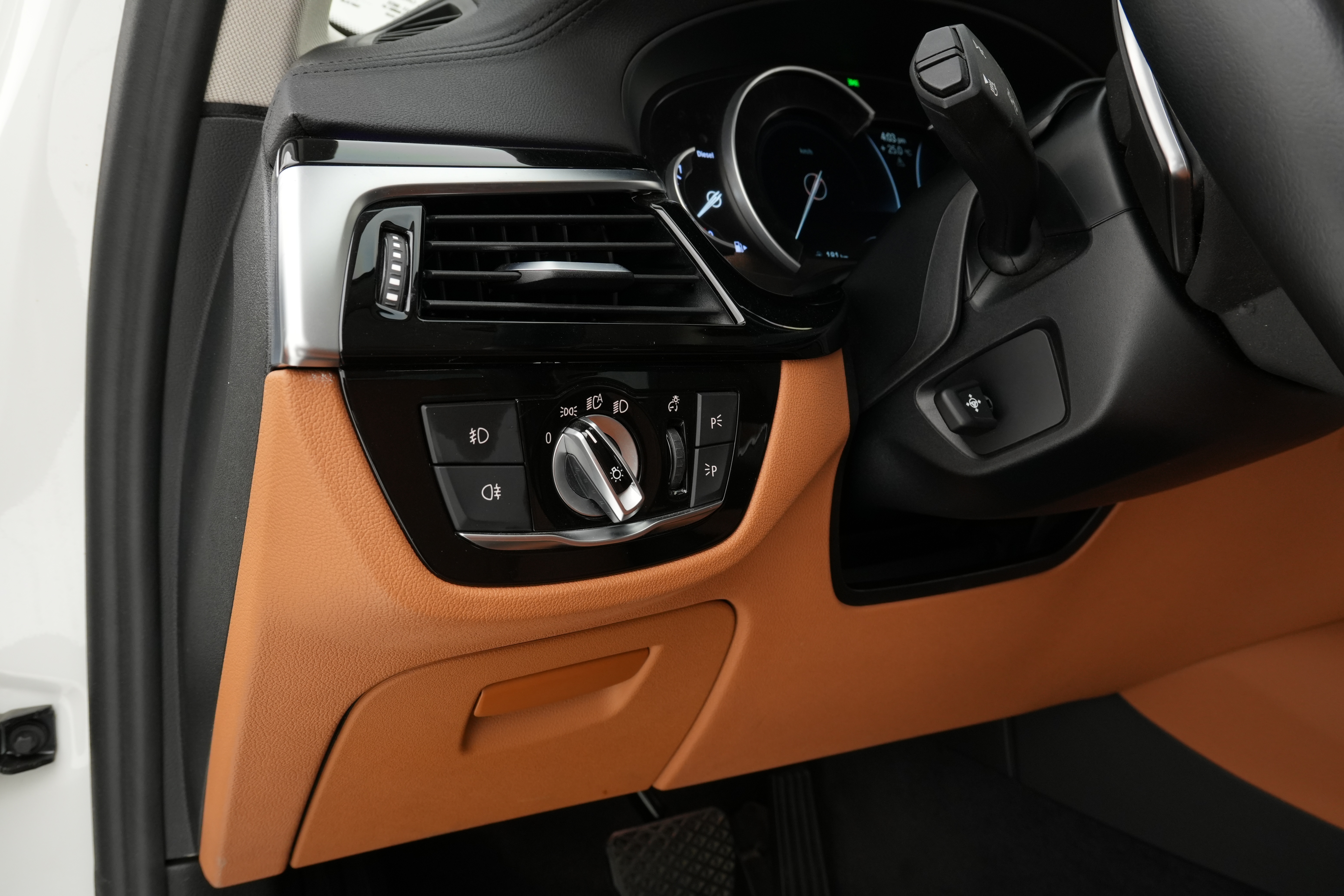 Interior 8