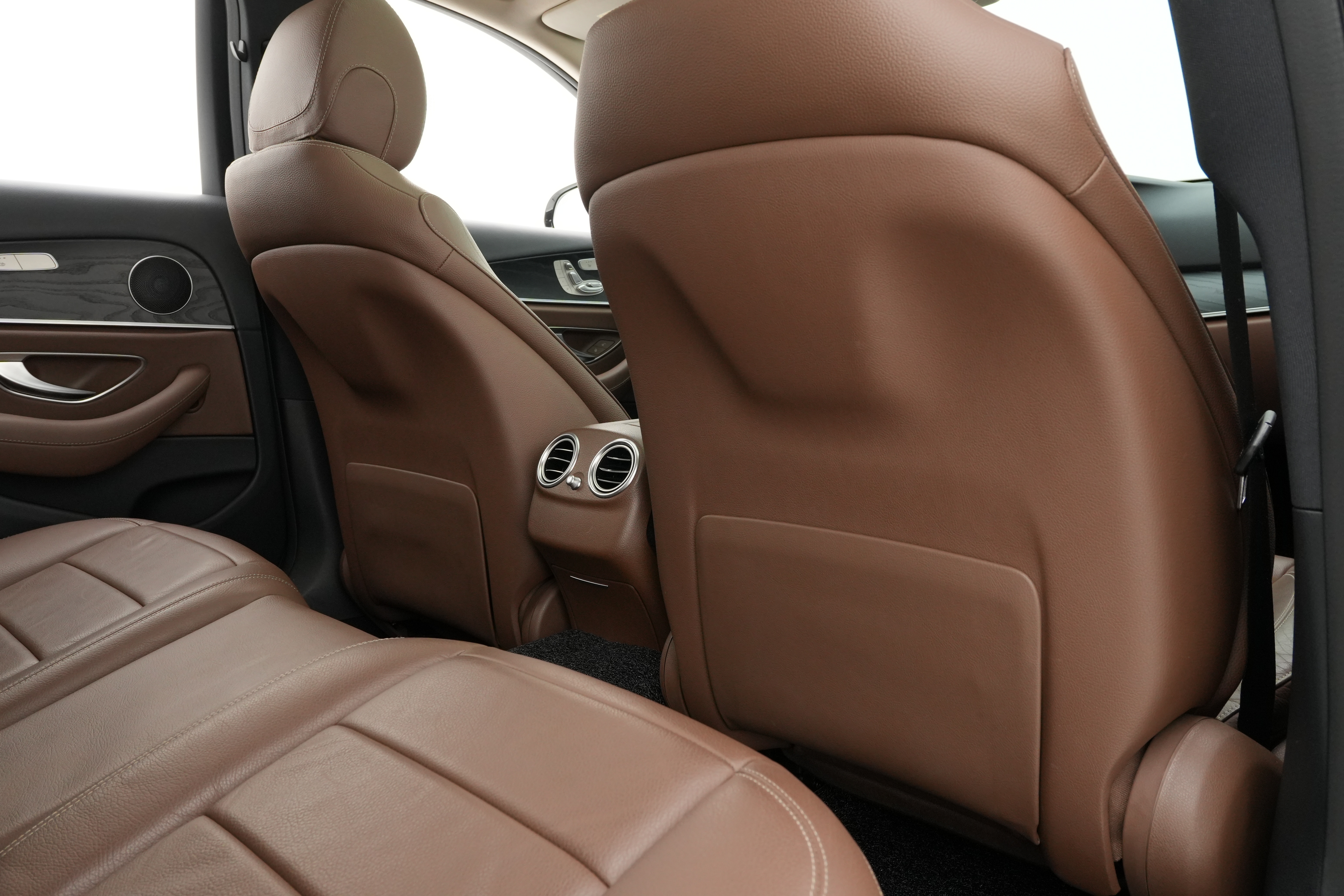 Interior 16