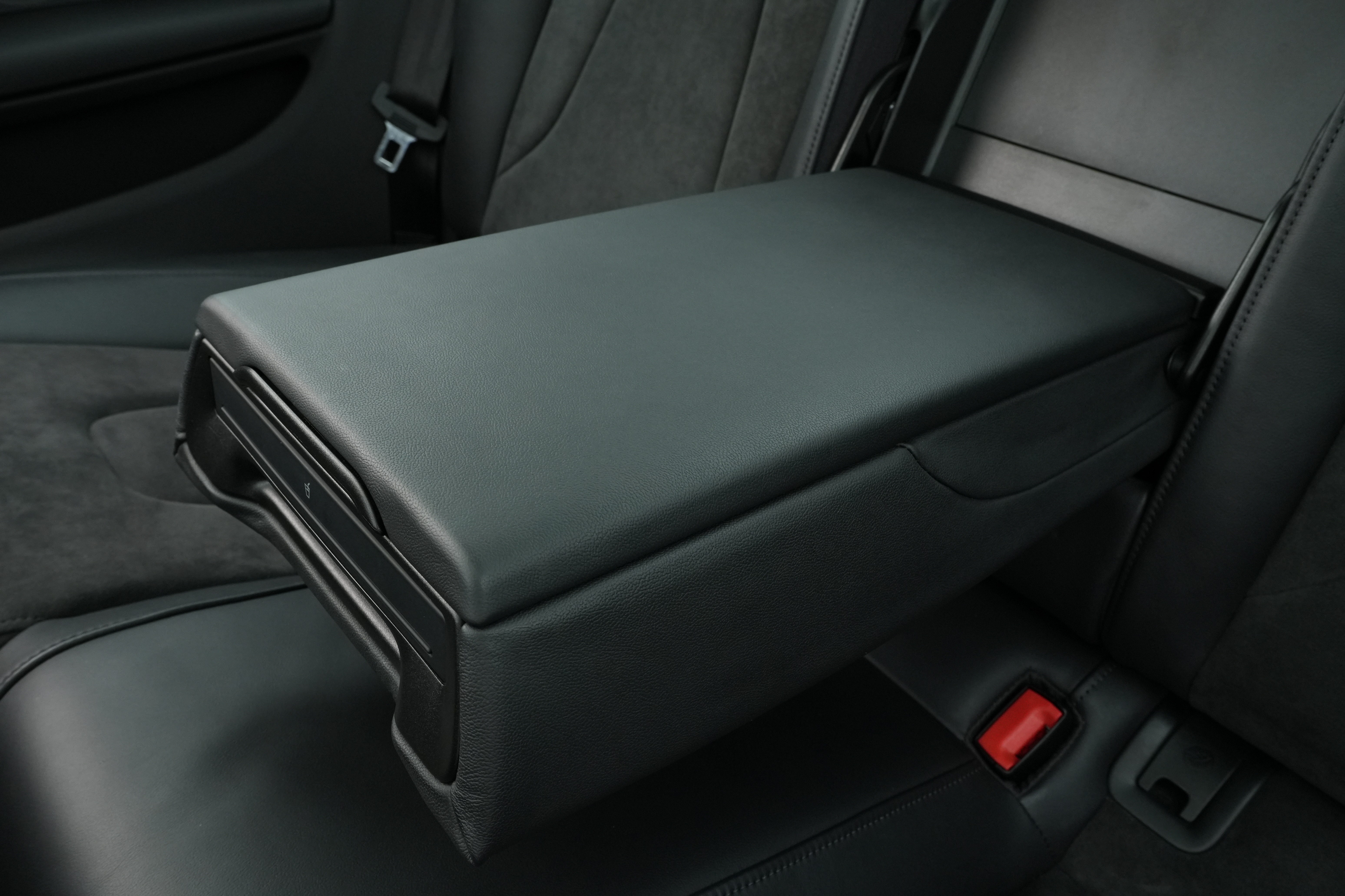 Interior 13