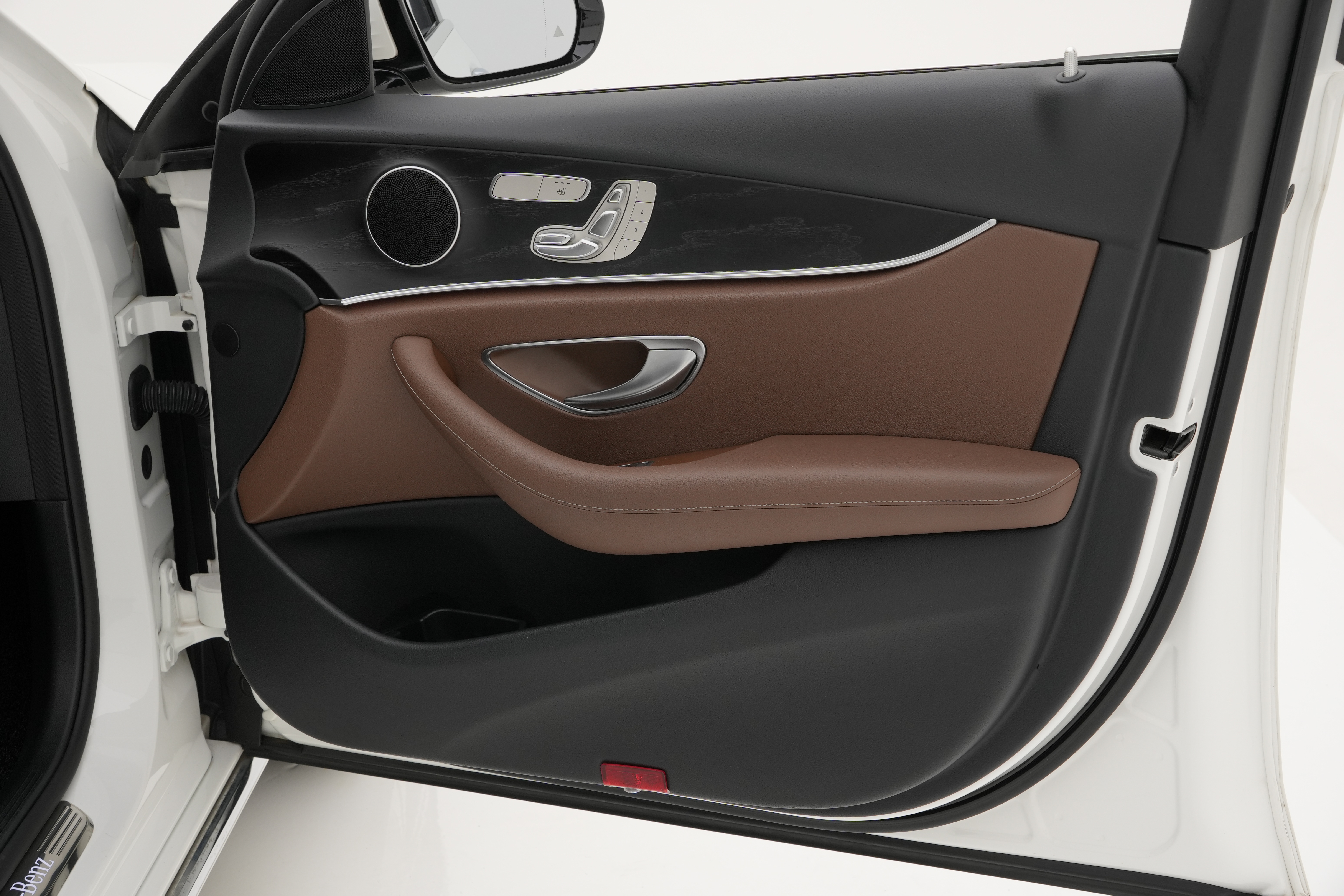 Interior 6