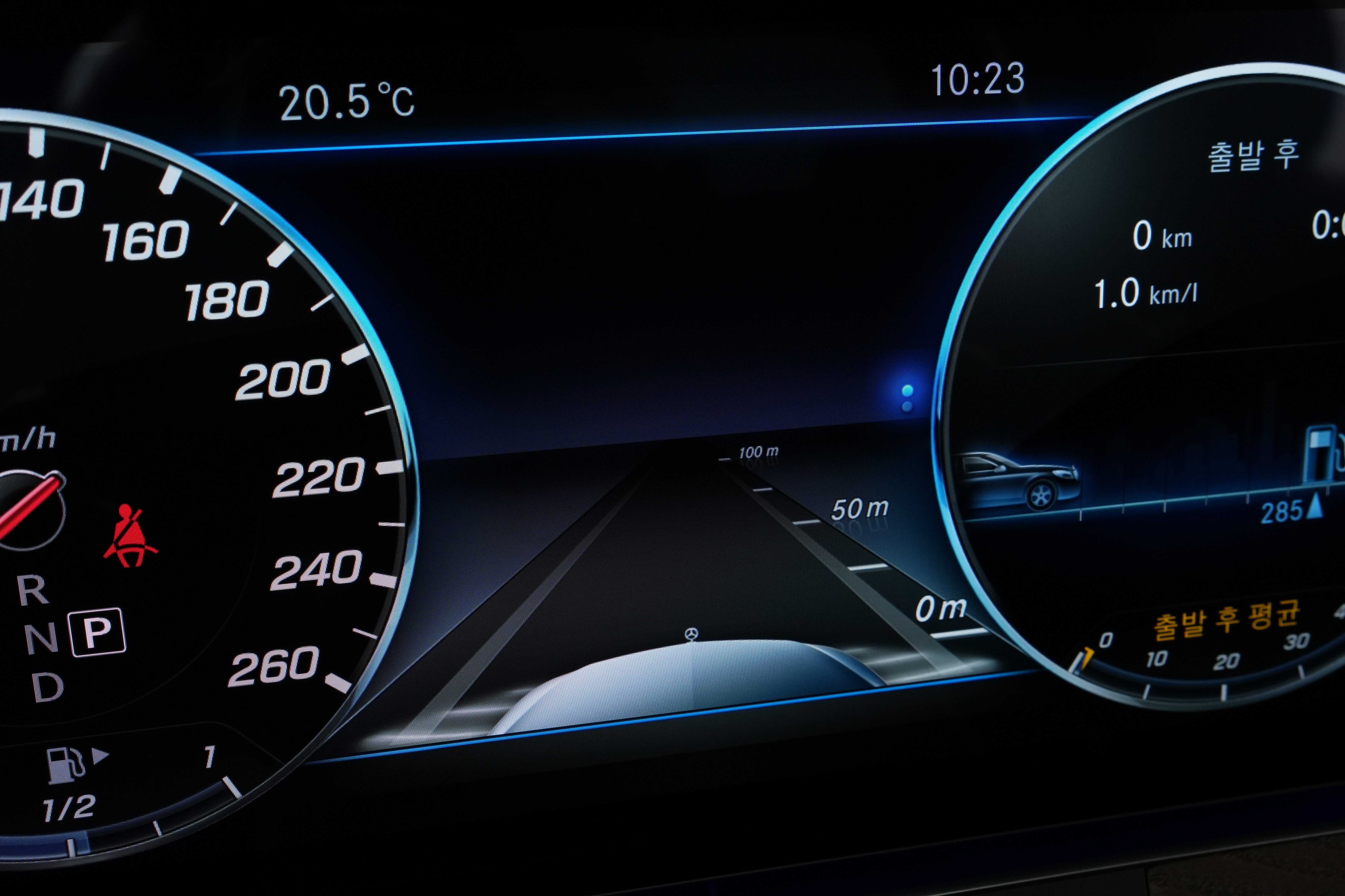Interior 11