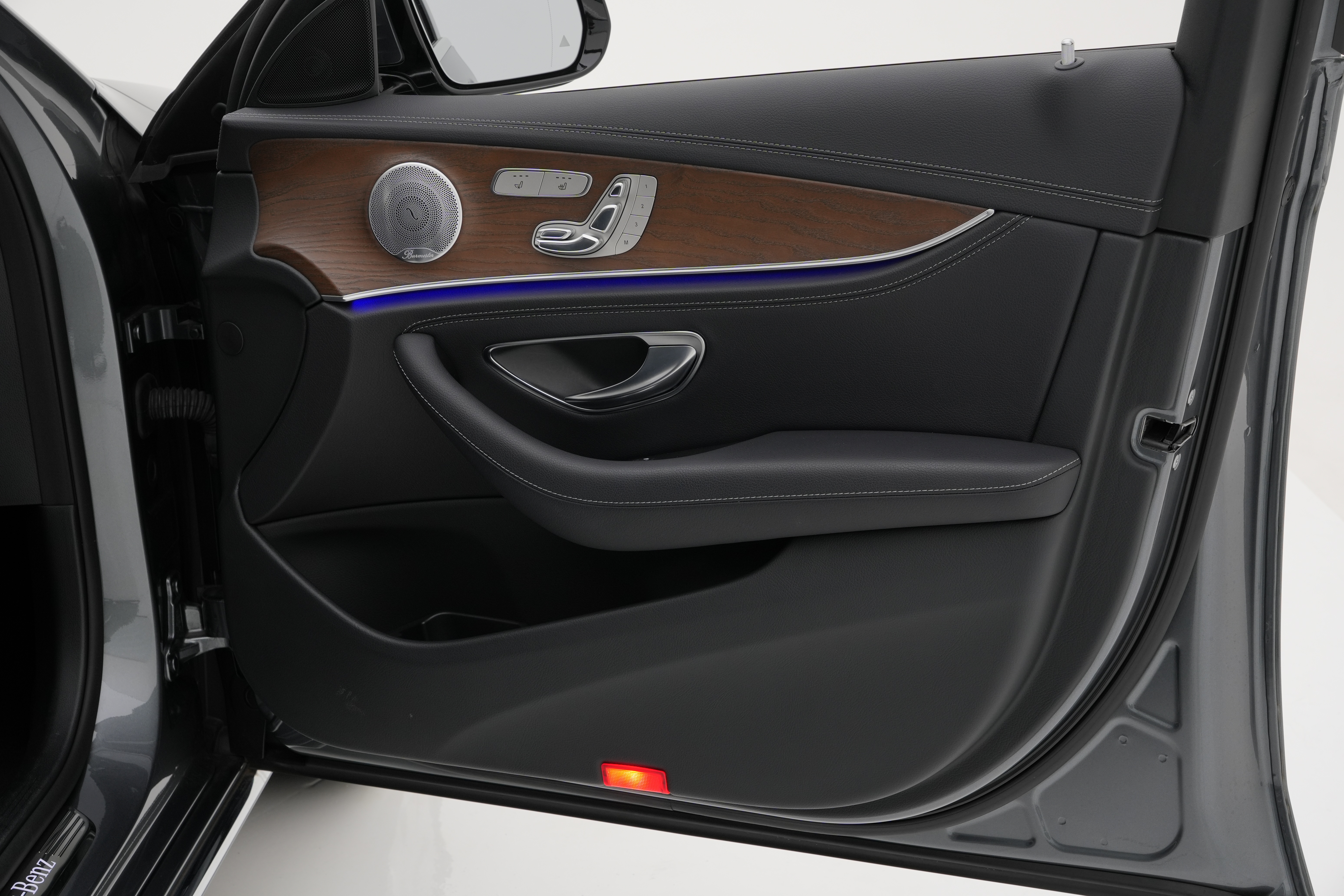 Interior 6