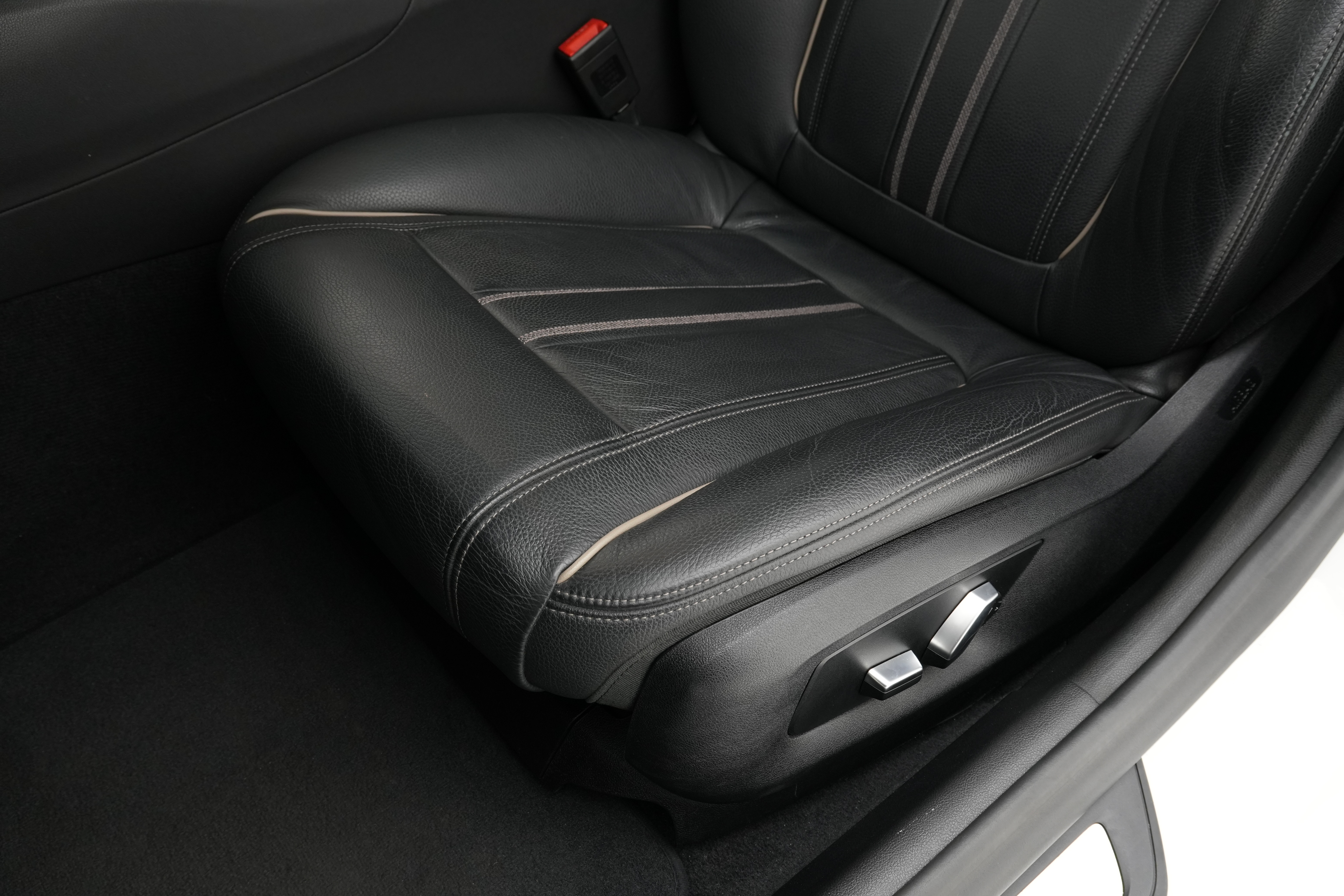 Interior 7