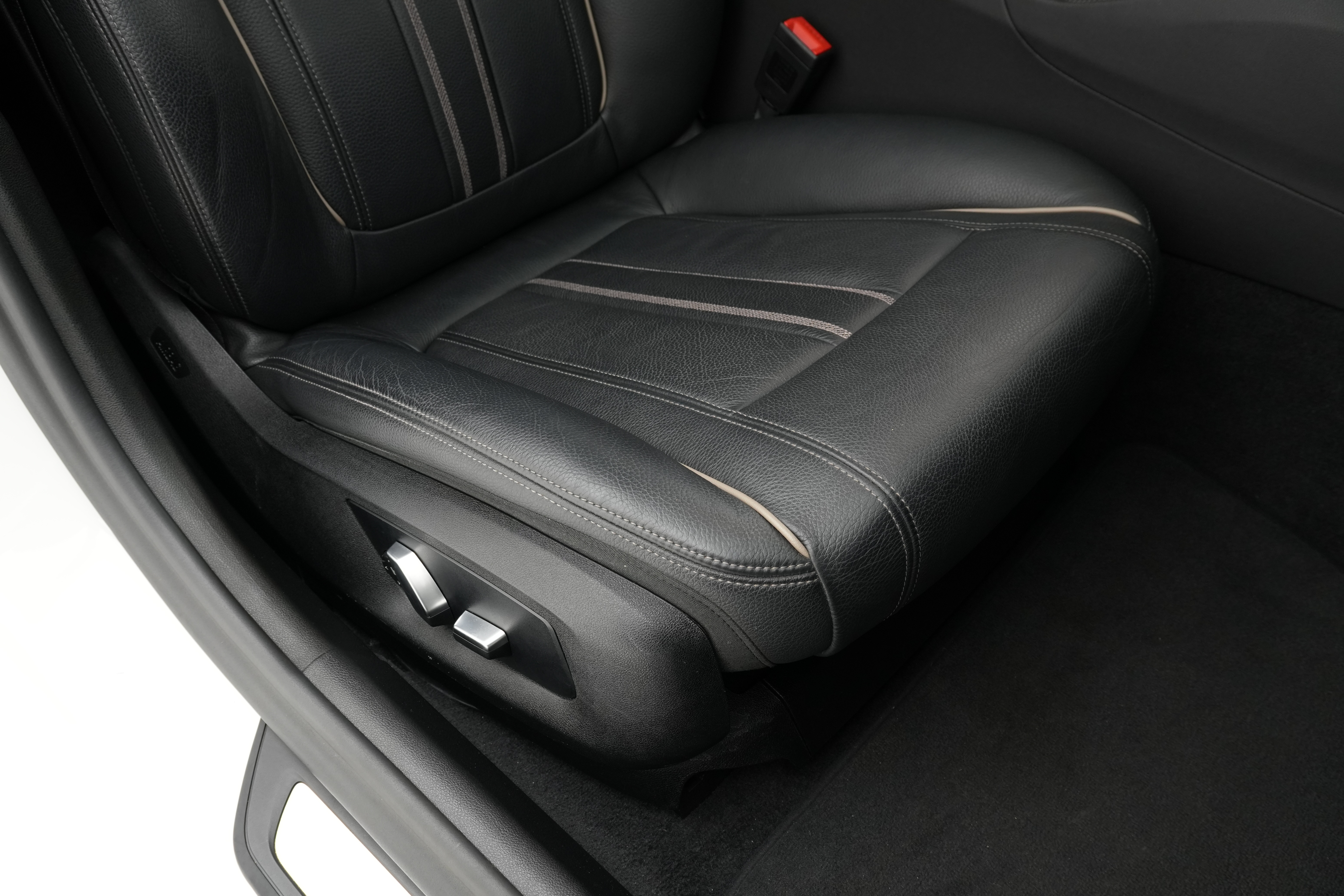 Interior 13