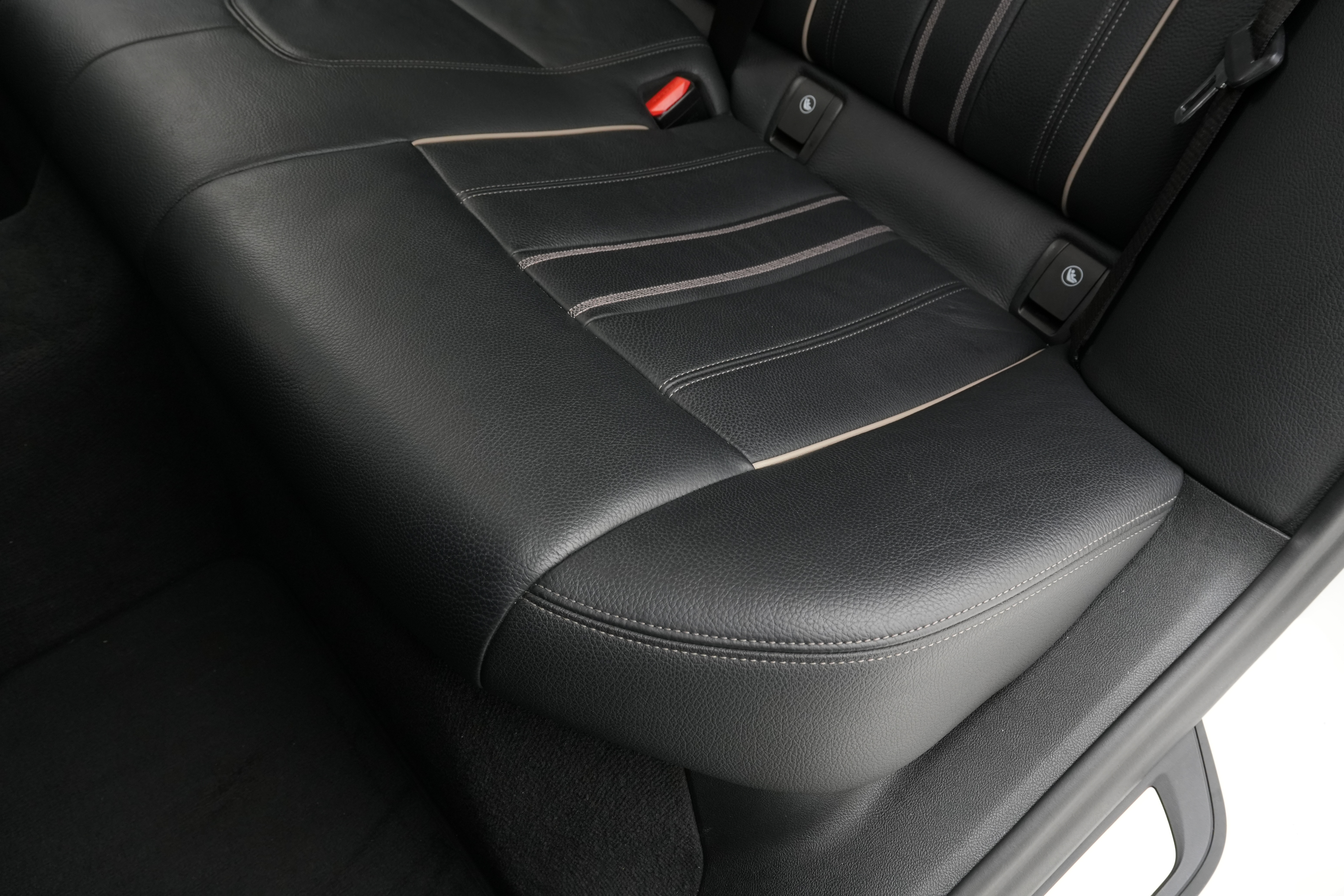 Interior 16