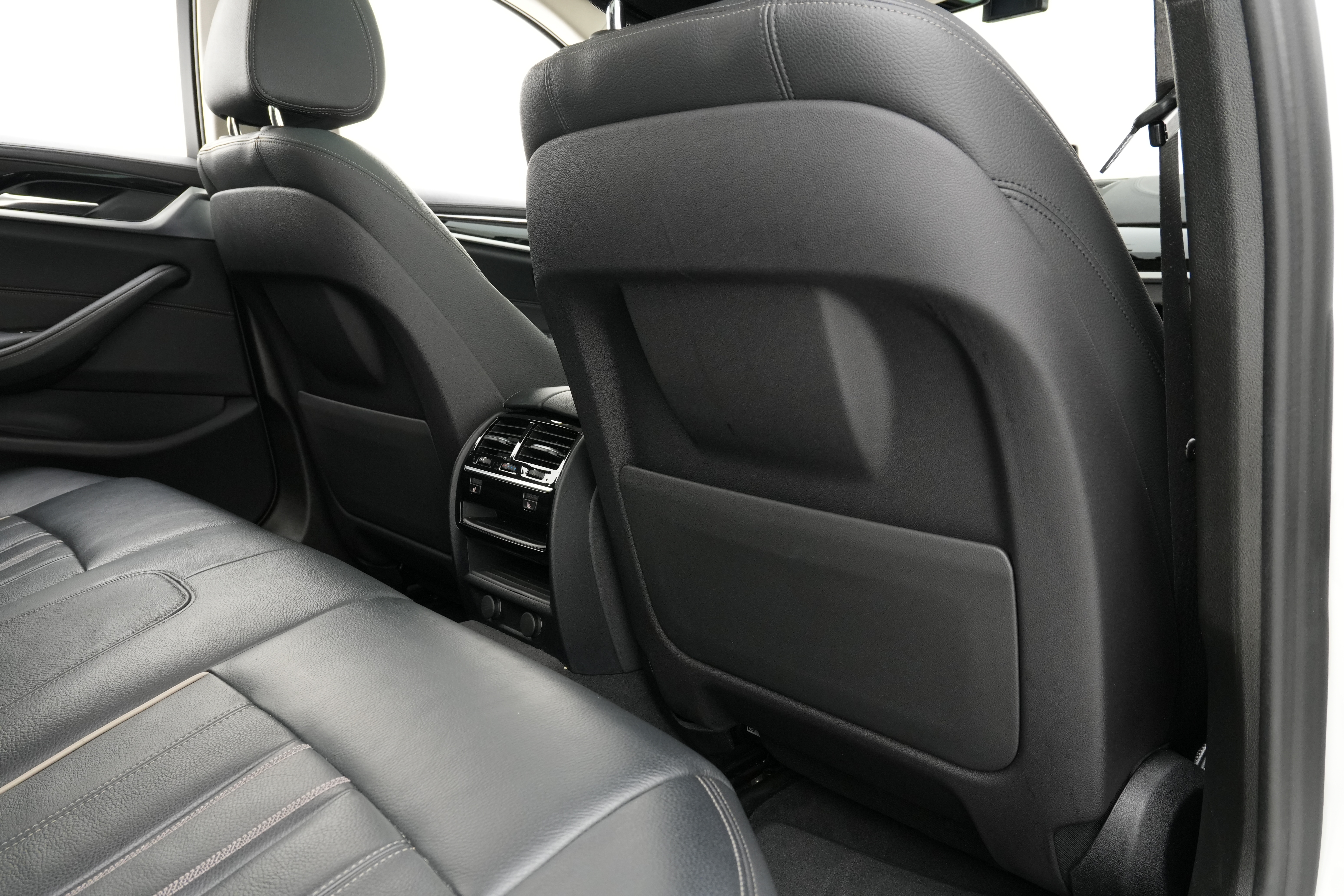 Interior 18