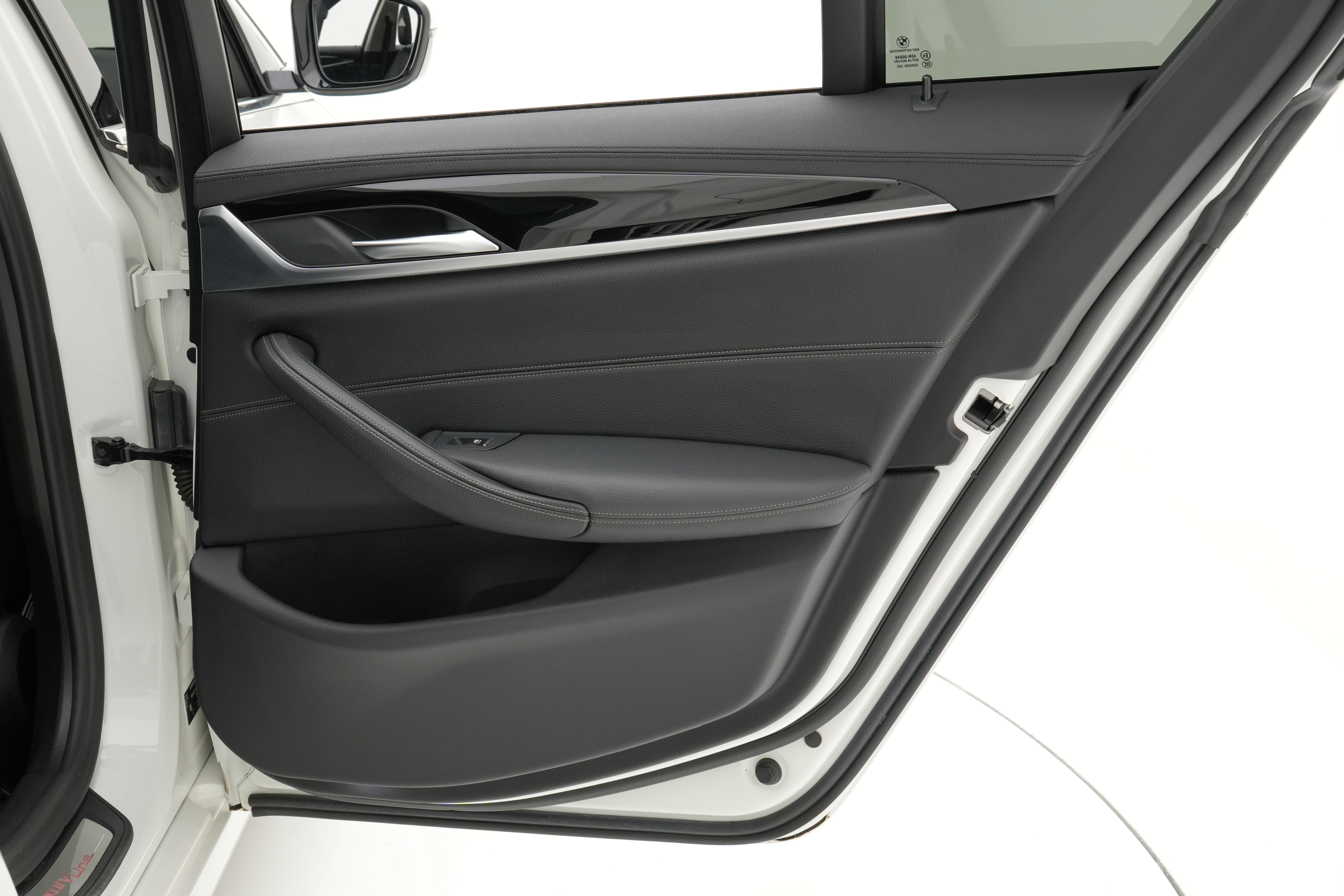 Interior 5