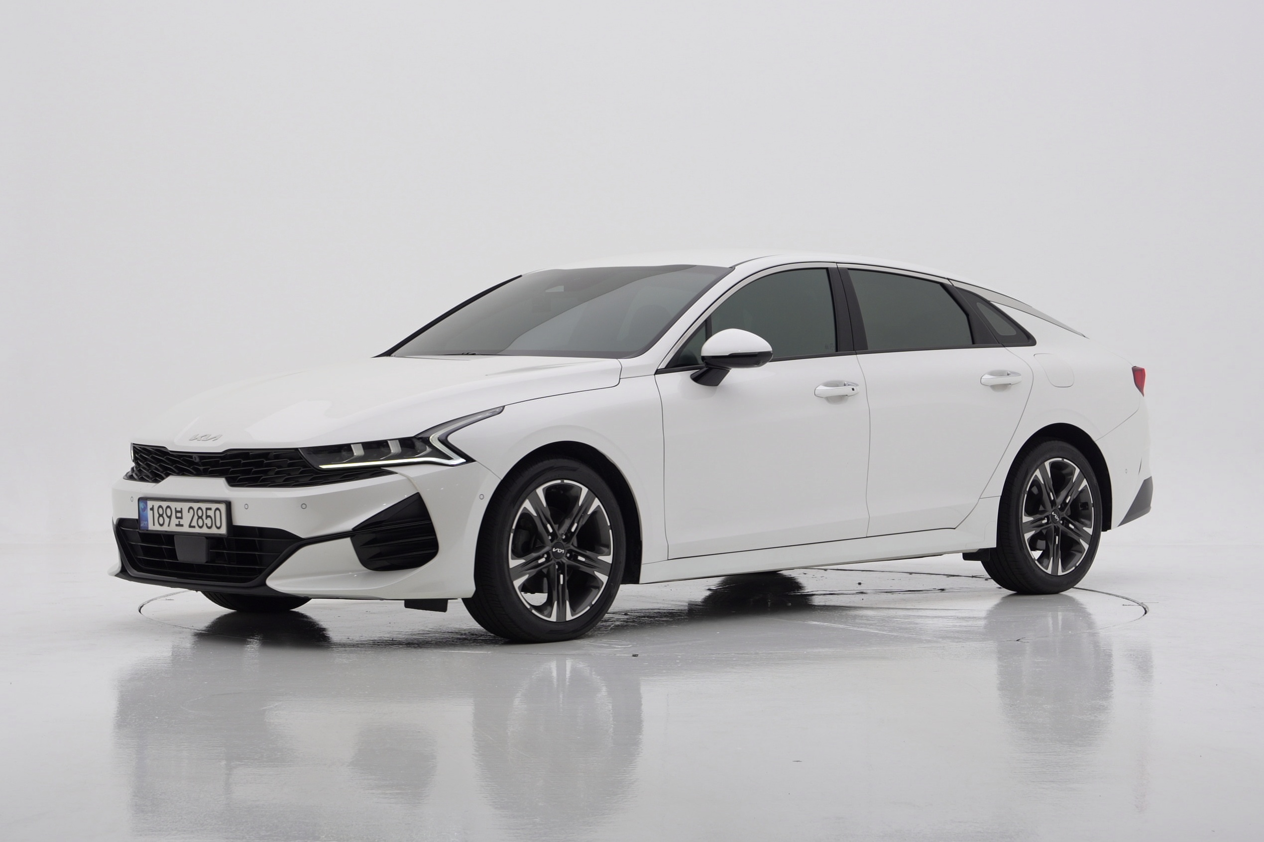Kia K5 1.6 Turbo Signature 2022 — фото 2