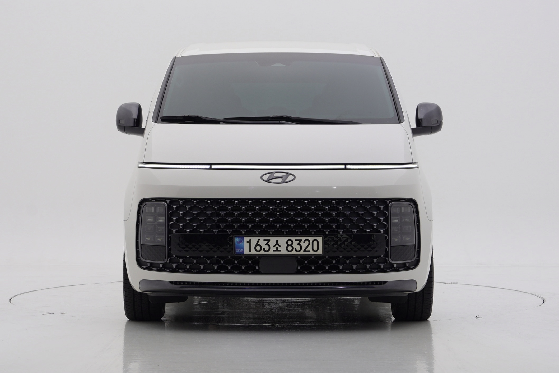 Hyundai Staria Lounge LPG 9-seat Inspiration 2022 — фото 1
