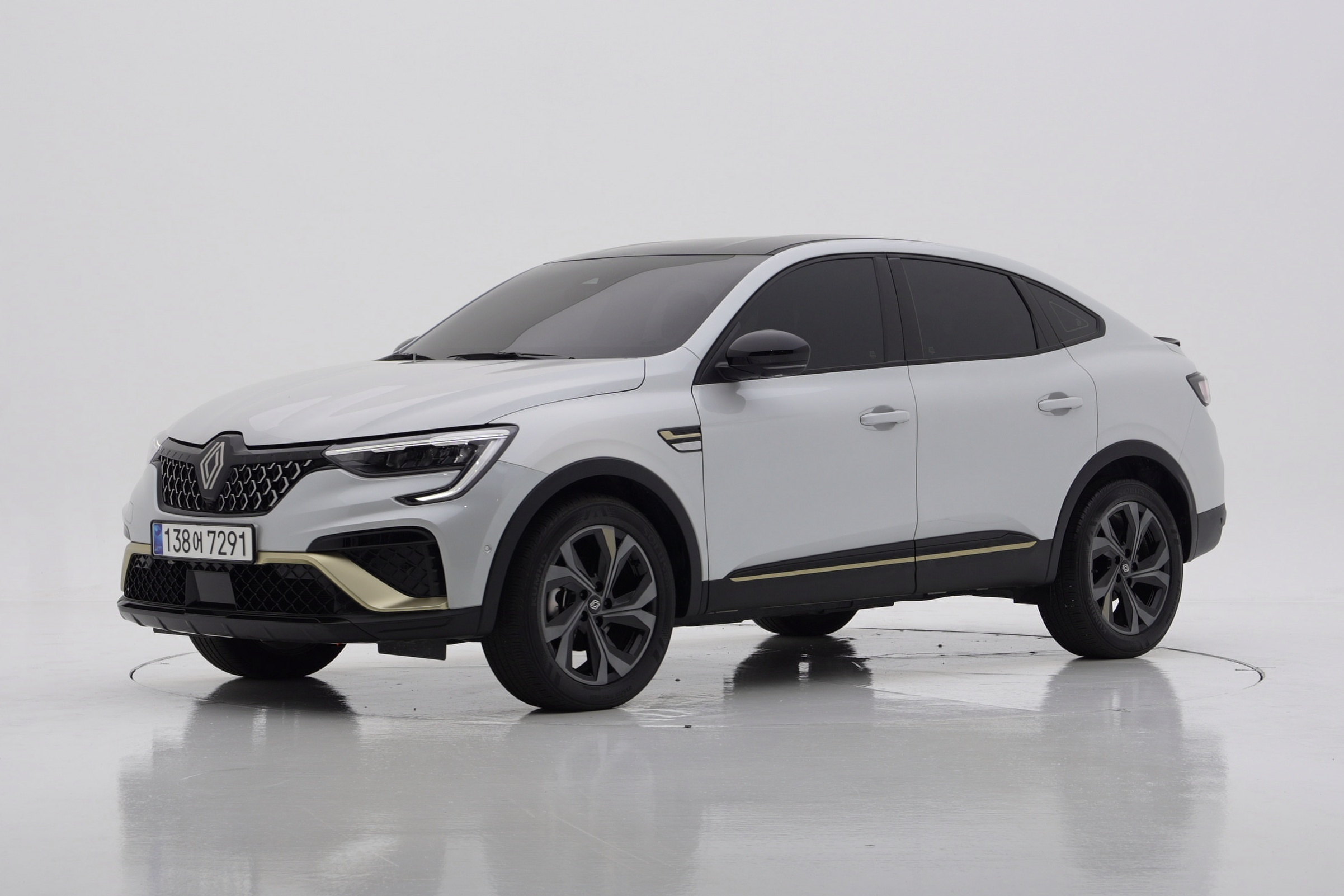 Renault Korea Arkana 1.6 E-TECH Iconic Design Package 2024 — фото 2