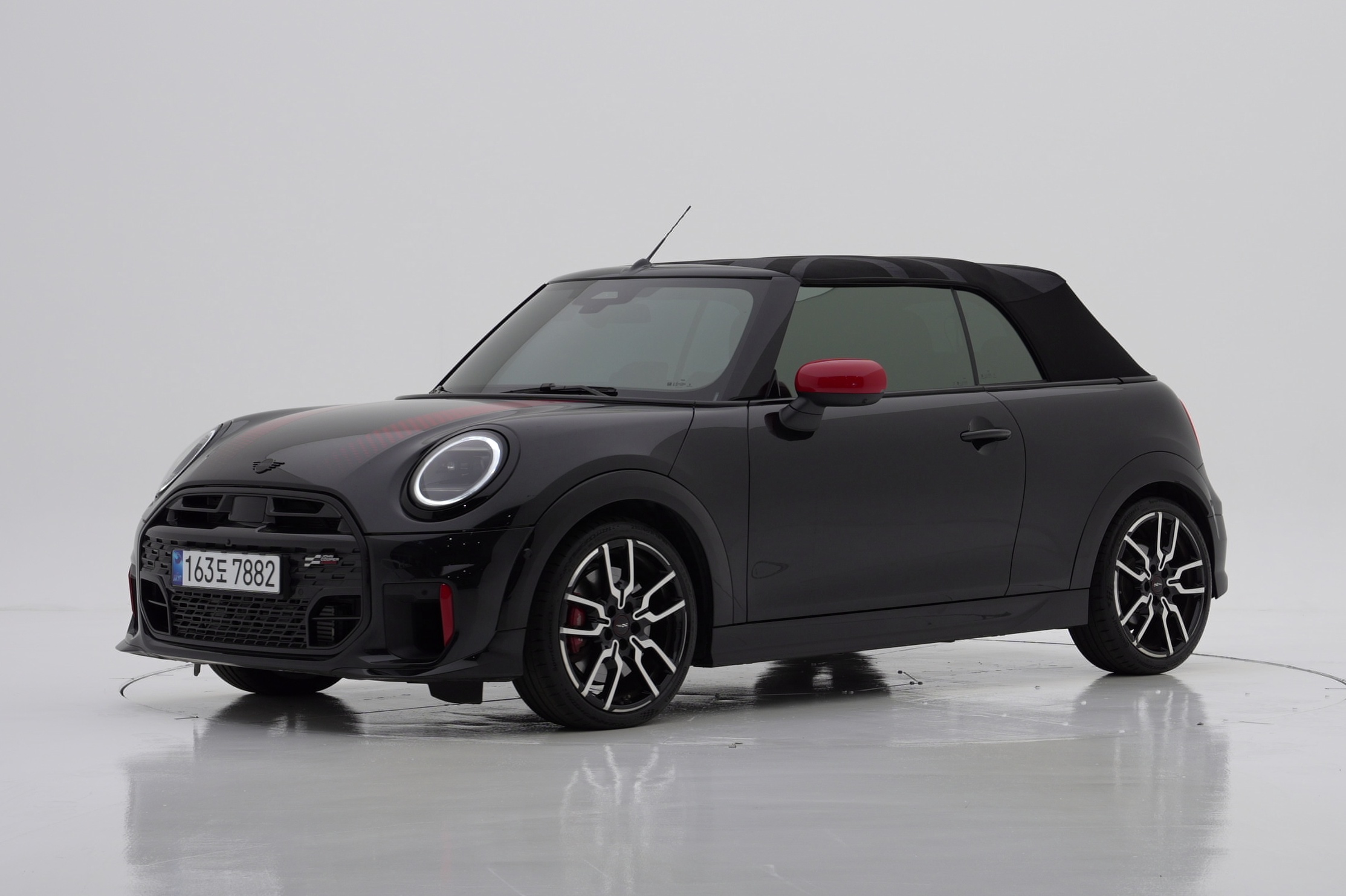 MINI Cooper Convertible S JCW 2025 — фото 2