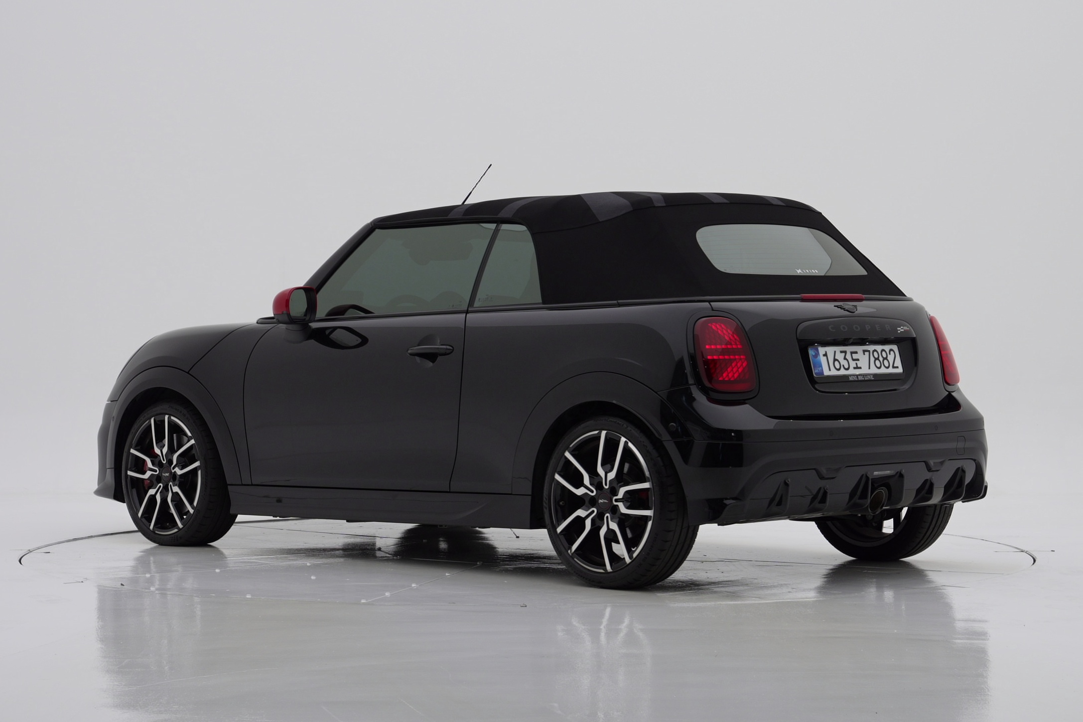 MINI Cooper Convertible S JCW 2025 — фото 4