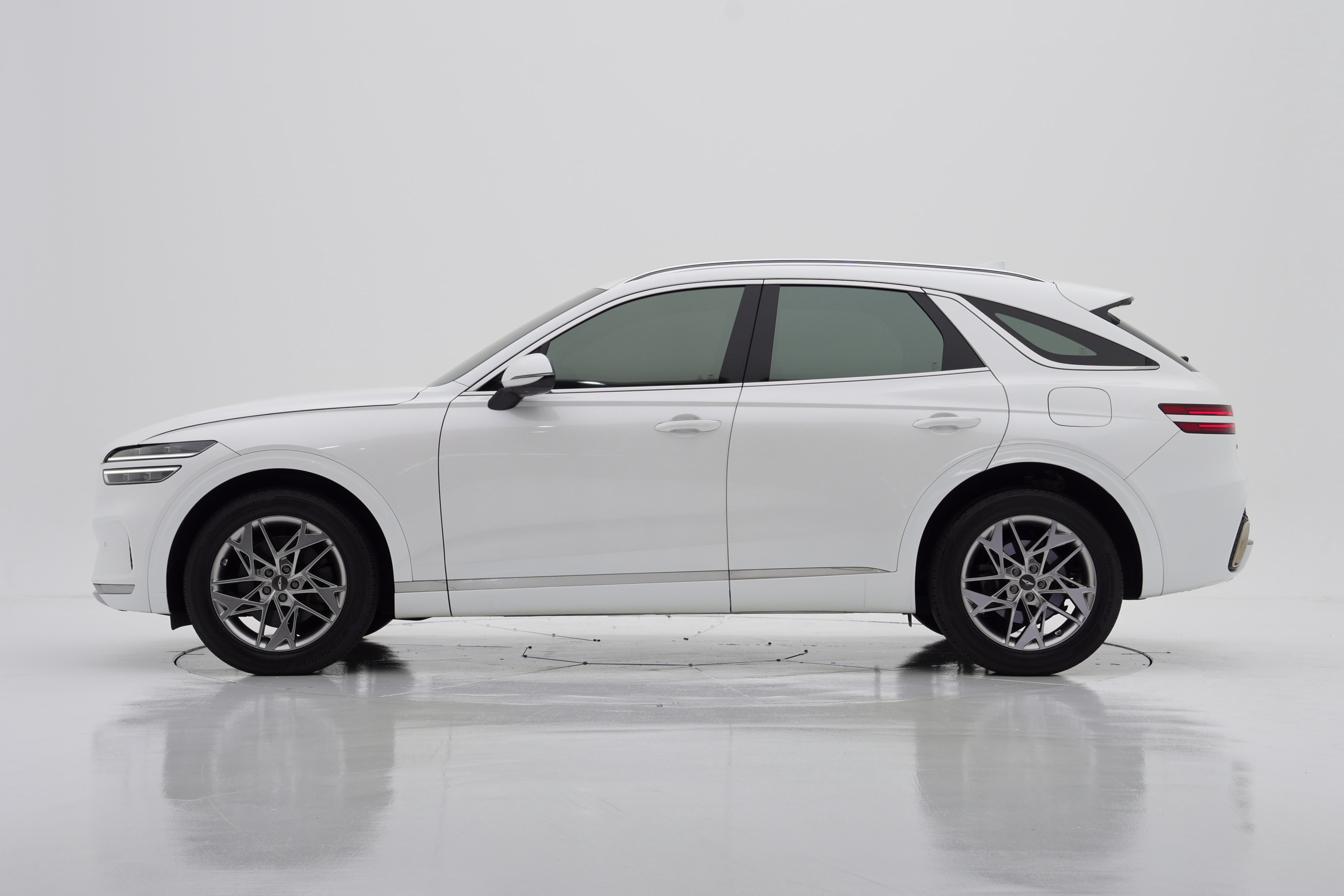 Genesis GV70 2.5T GASOLINE 2WD 2021 — фото 3