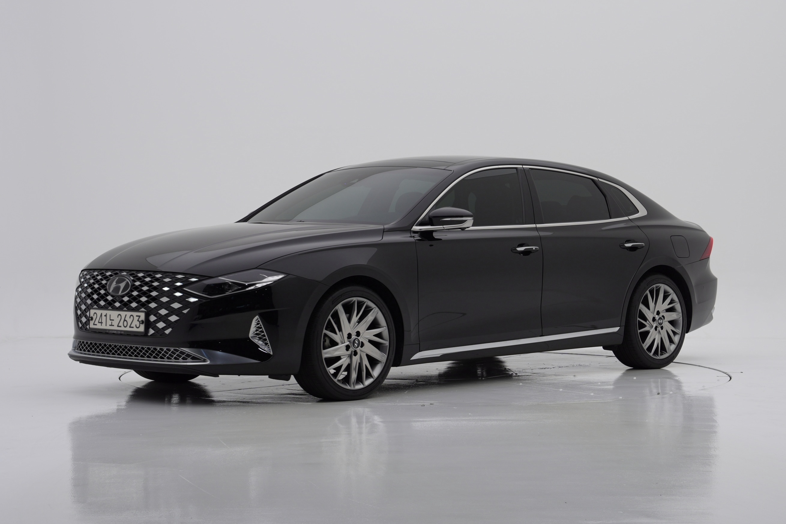 Hyundai The New Grandeur IG 3.3 Gasoline Calligraphy 2020 — фото 2