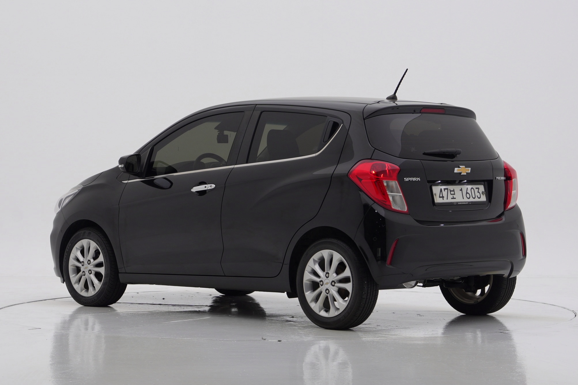 Chevrolet The New Spark Premier — фото 4