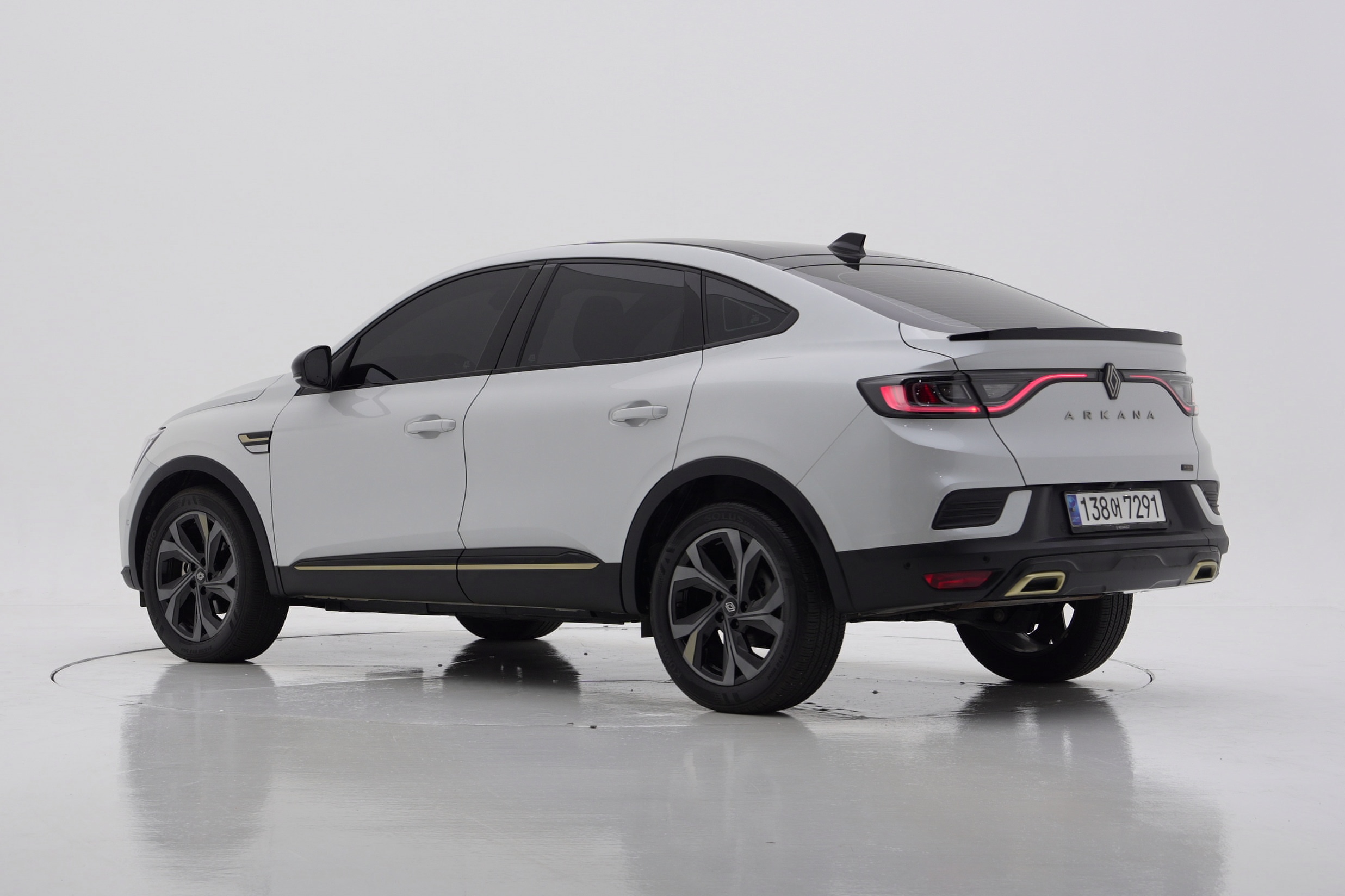 Renault Korea Arkana 1.6 E-TECH Iconic Design Package 2024 — фото 4