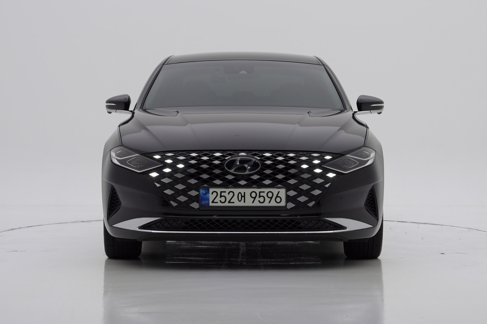 Hyundai The New Grandeur IG Hybrid LE BLANC
