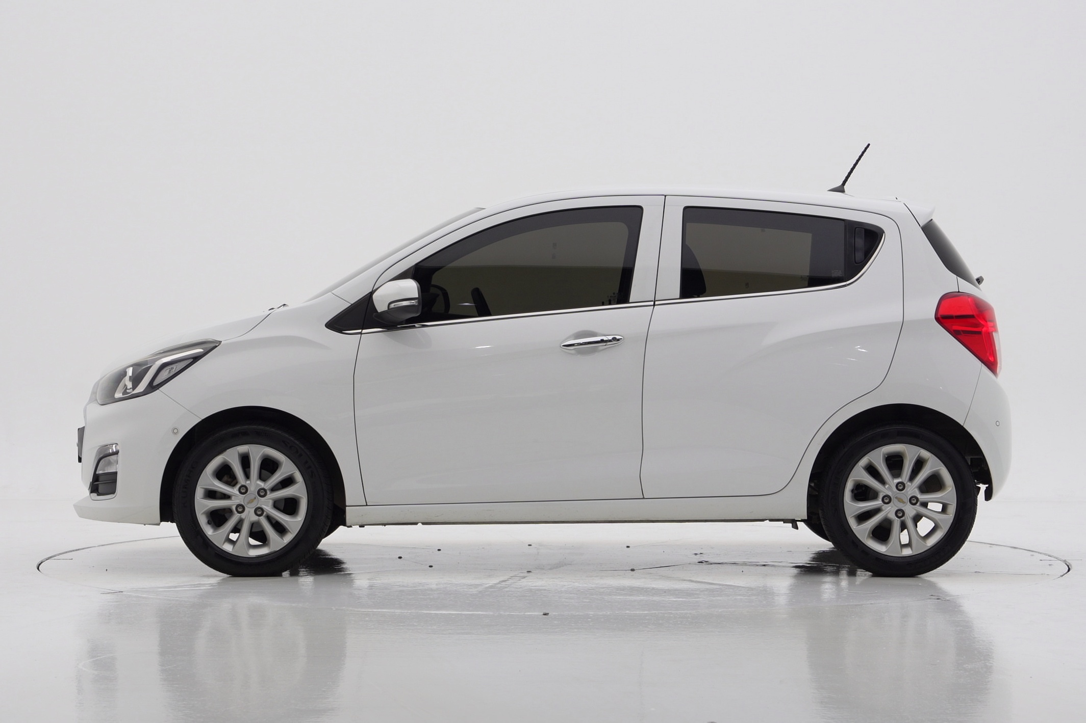 Chevrolet The New Spark Premier 2019 — фото 3