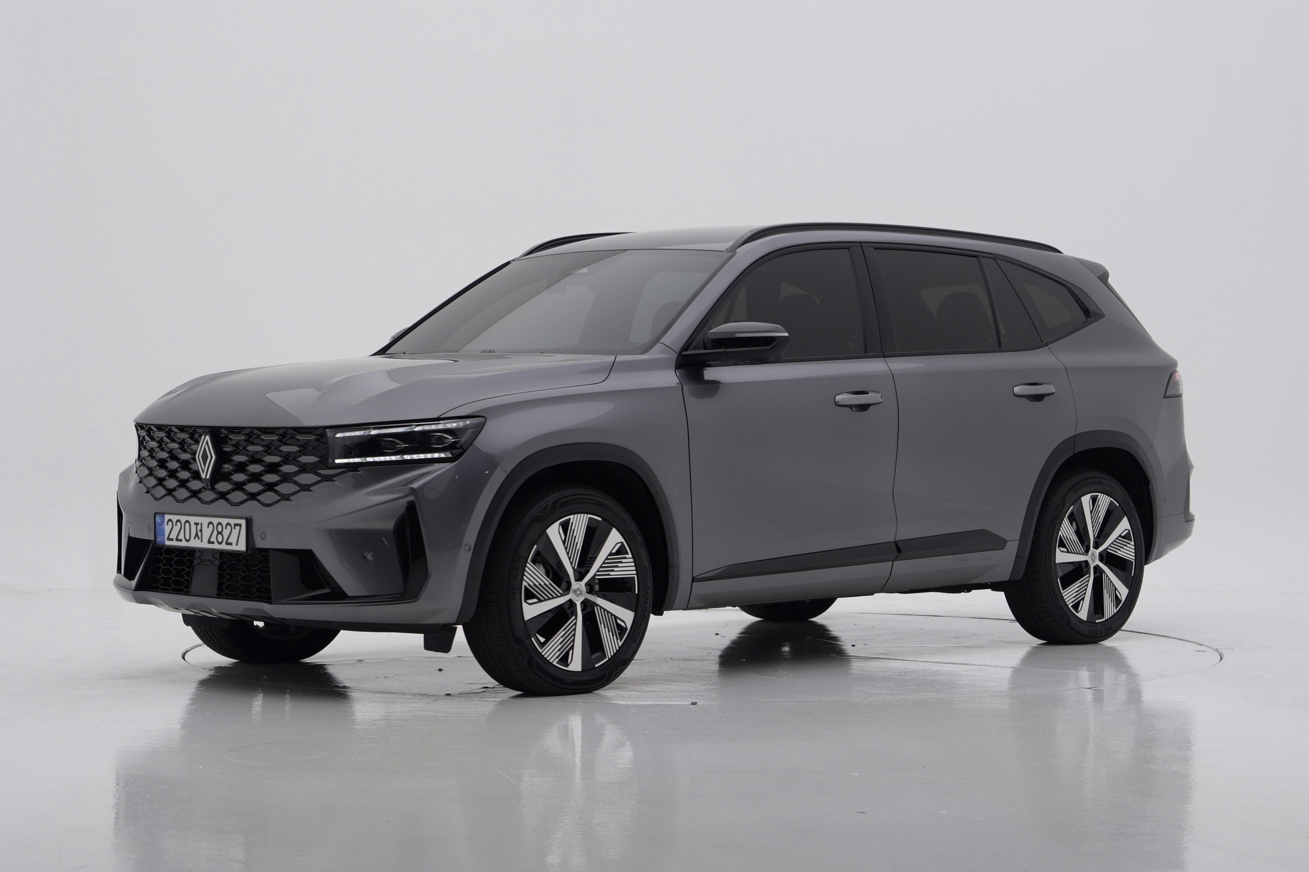 Renault Korea Grand Koleos 1.5 E-TECH Hybrid 2WD Iconic — фото 2