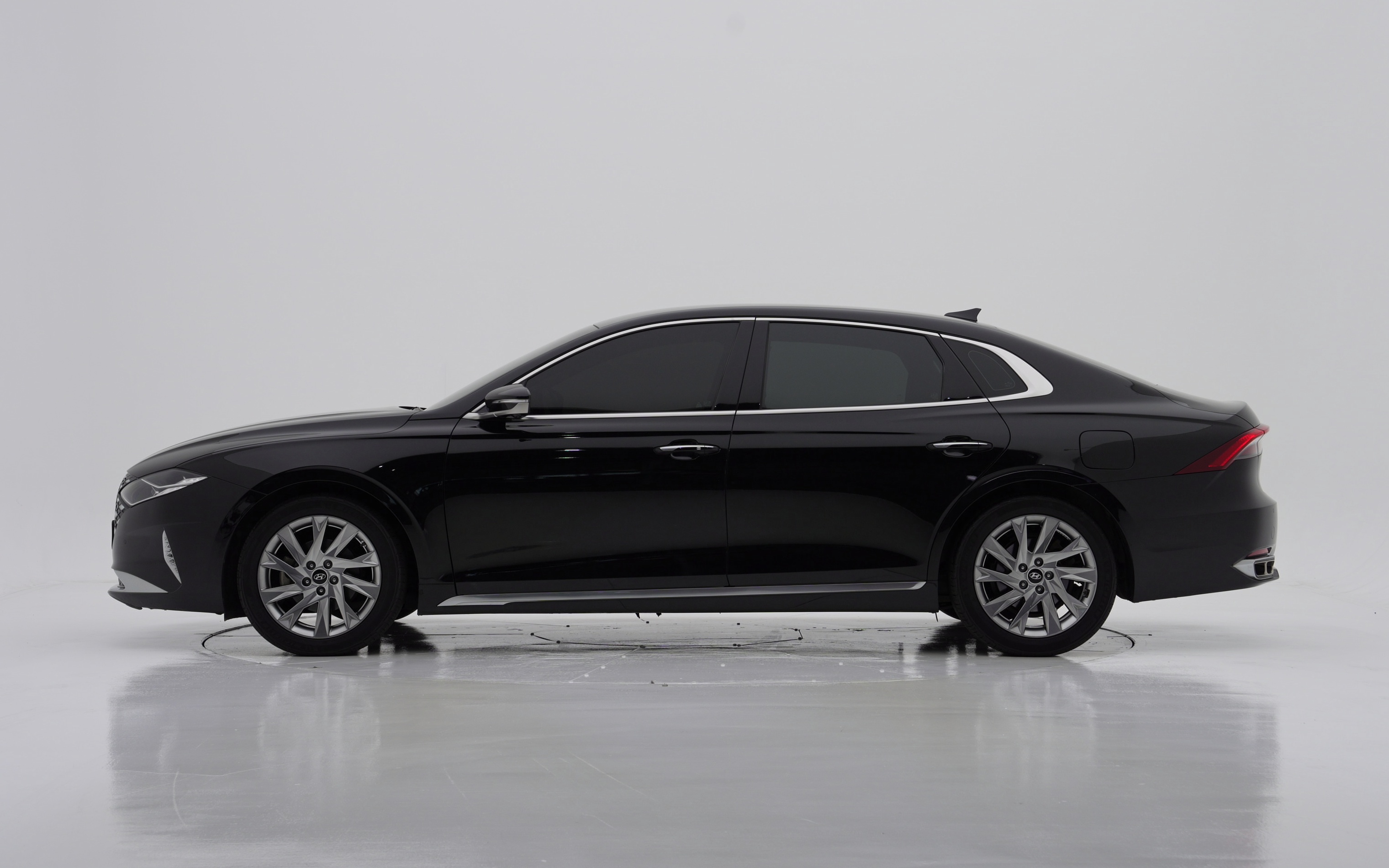 Hyundai The New Grandeur IG Hybrid CALLIGRAPHY