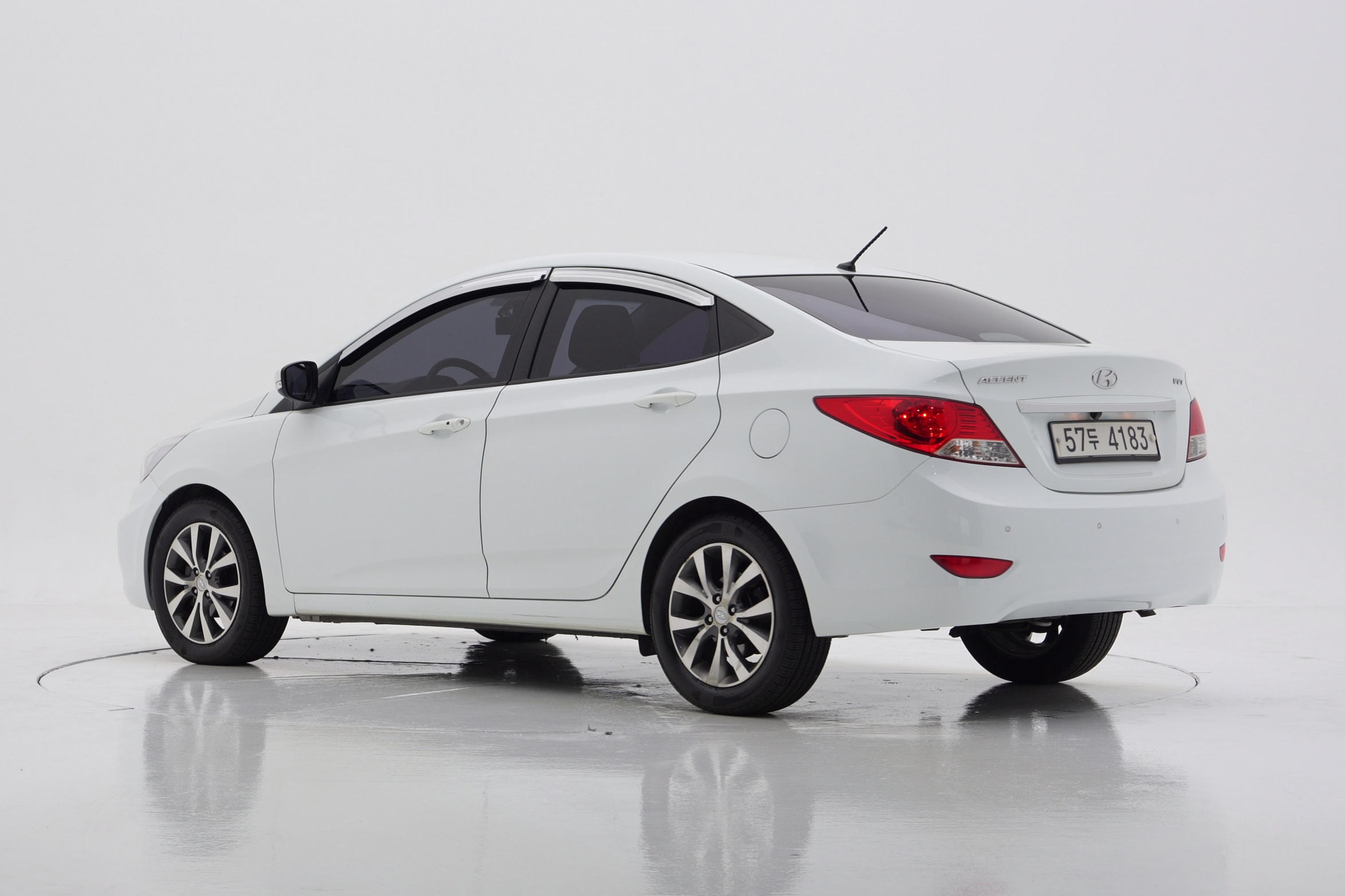 Hyundai Accent (New Model) 1.4 VVT Premium — фото 4