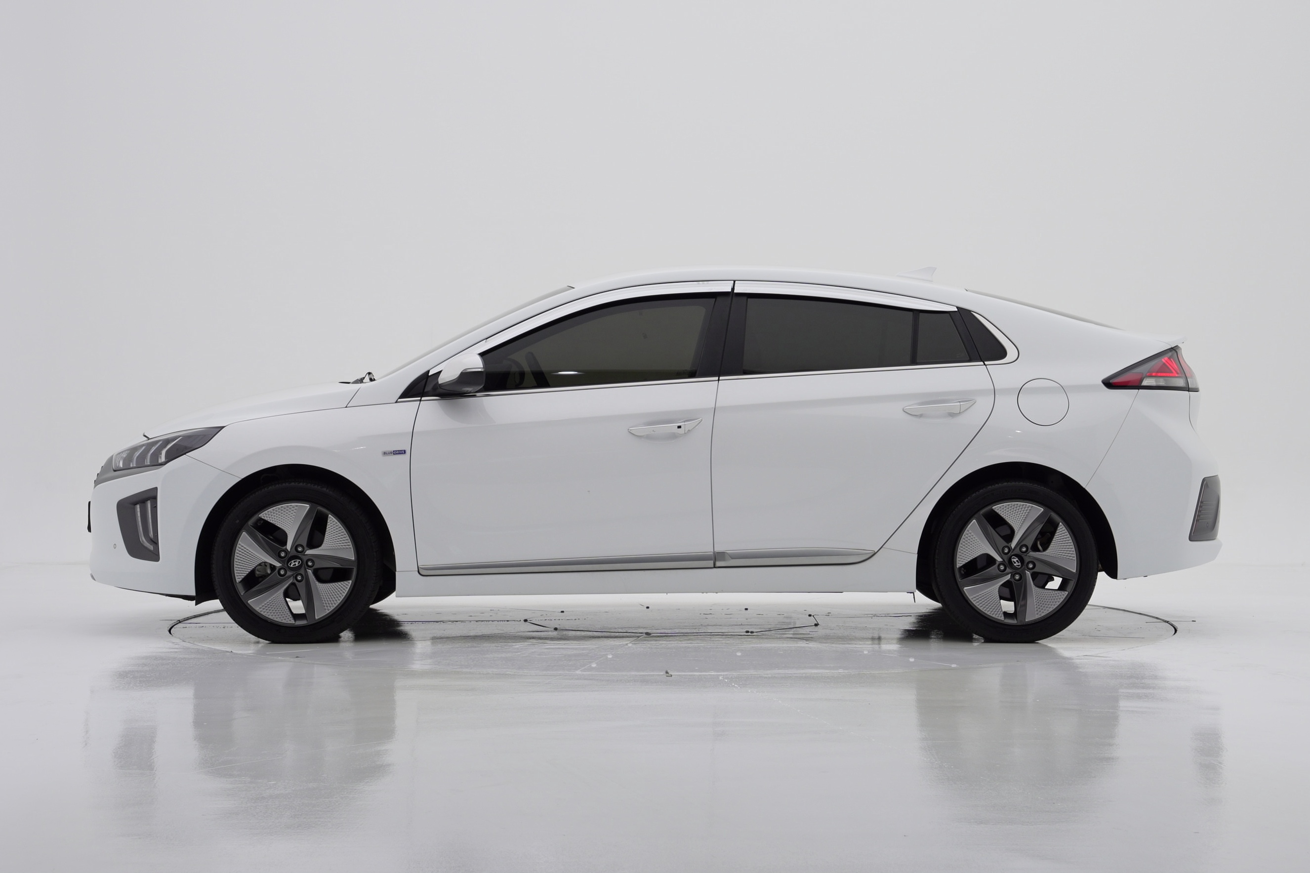 Hyundai The New IONIQ Hybrid 1.6 Q — фото 3