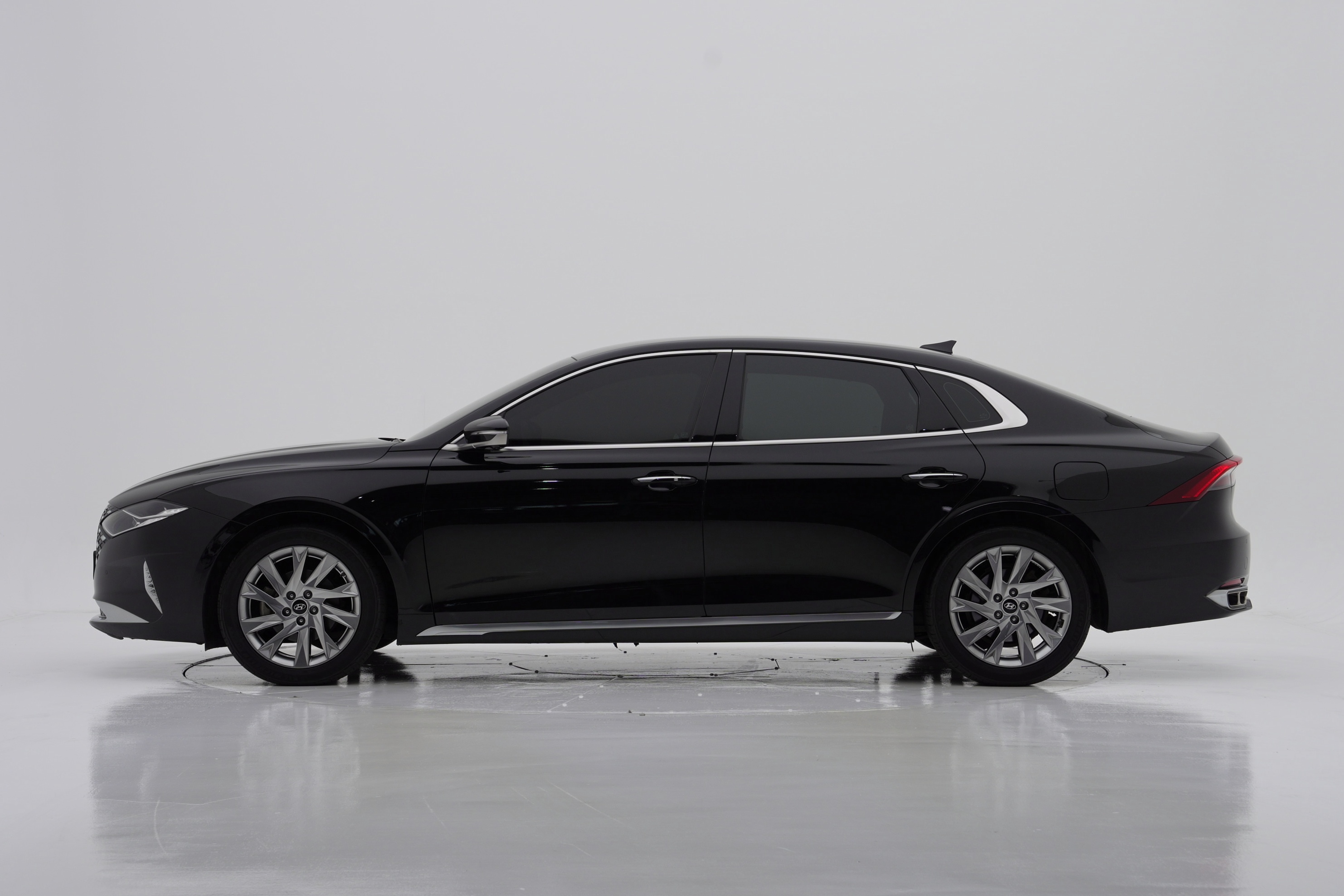 Hyundai The New Grandeur IG Hybrid CALLIGRAPHY — фото 3