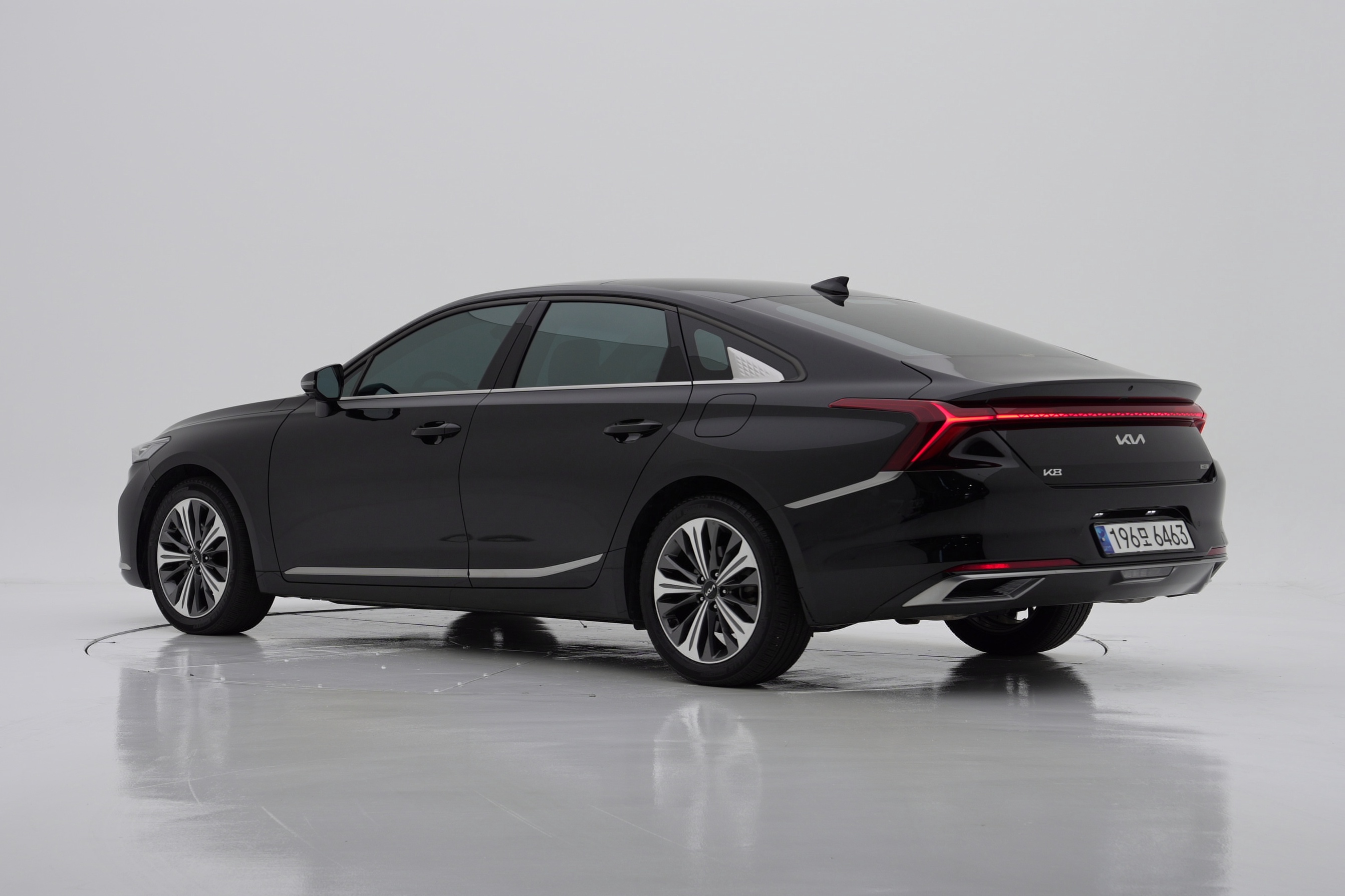 Kia K8 1.6 Turbo Hybrid Signature — фото 4