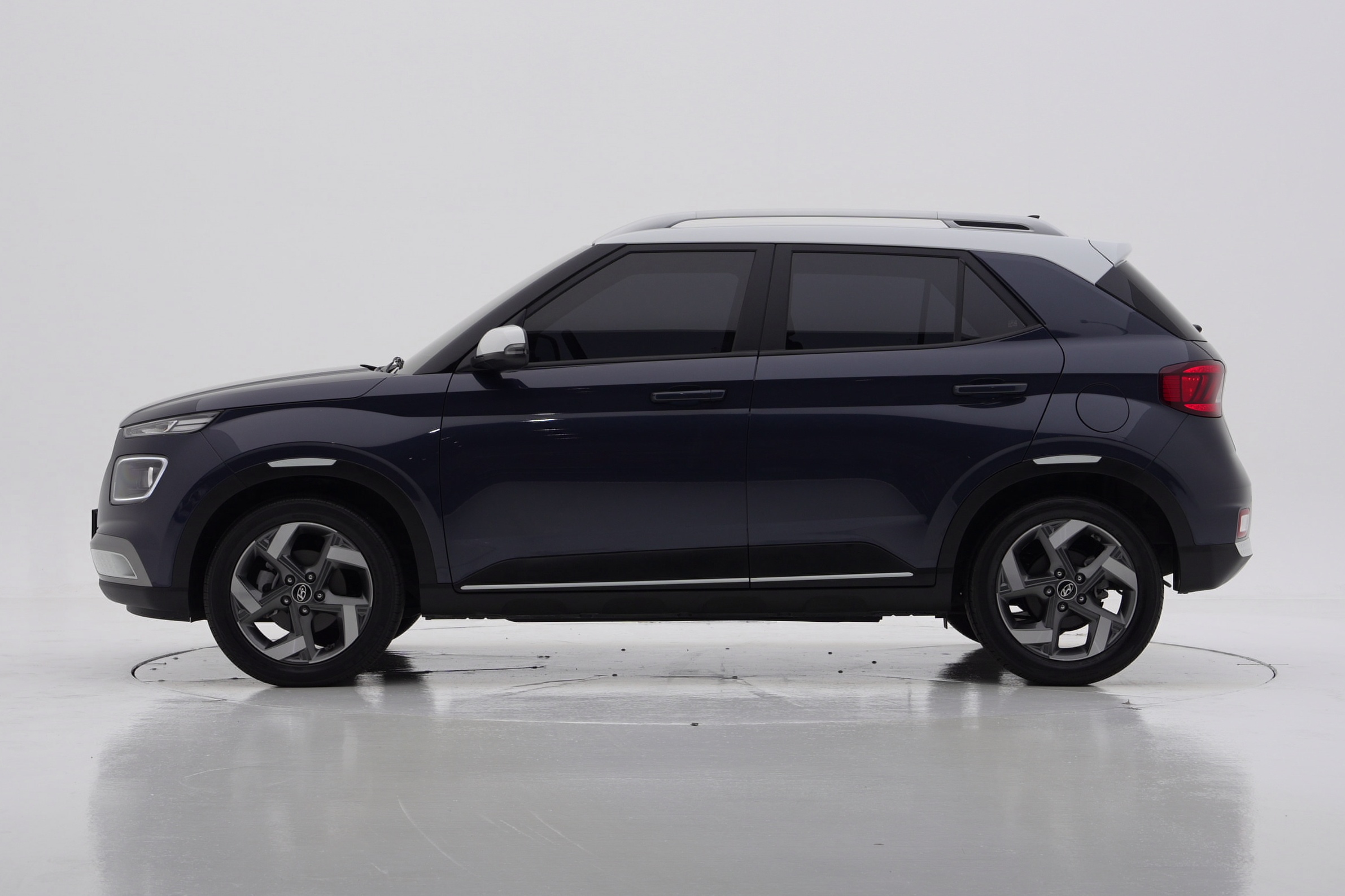 Hyundai Venue 1.6 PREMIUM — фото 3