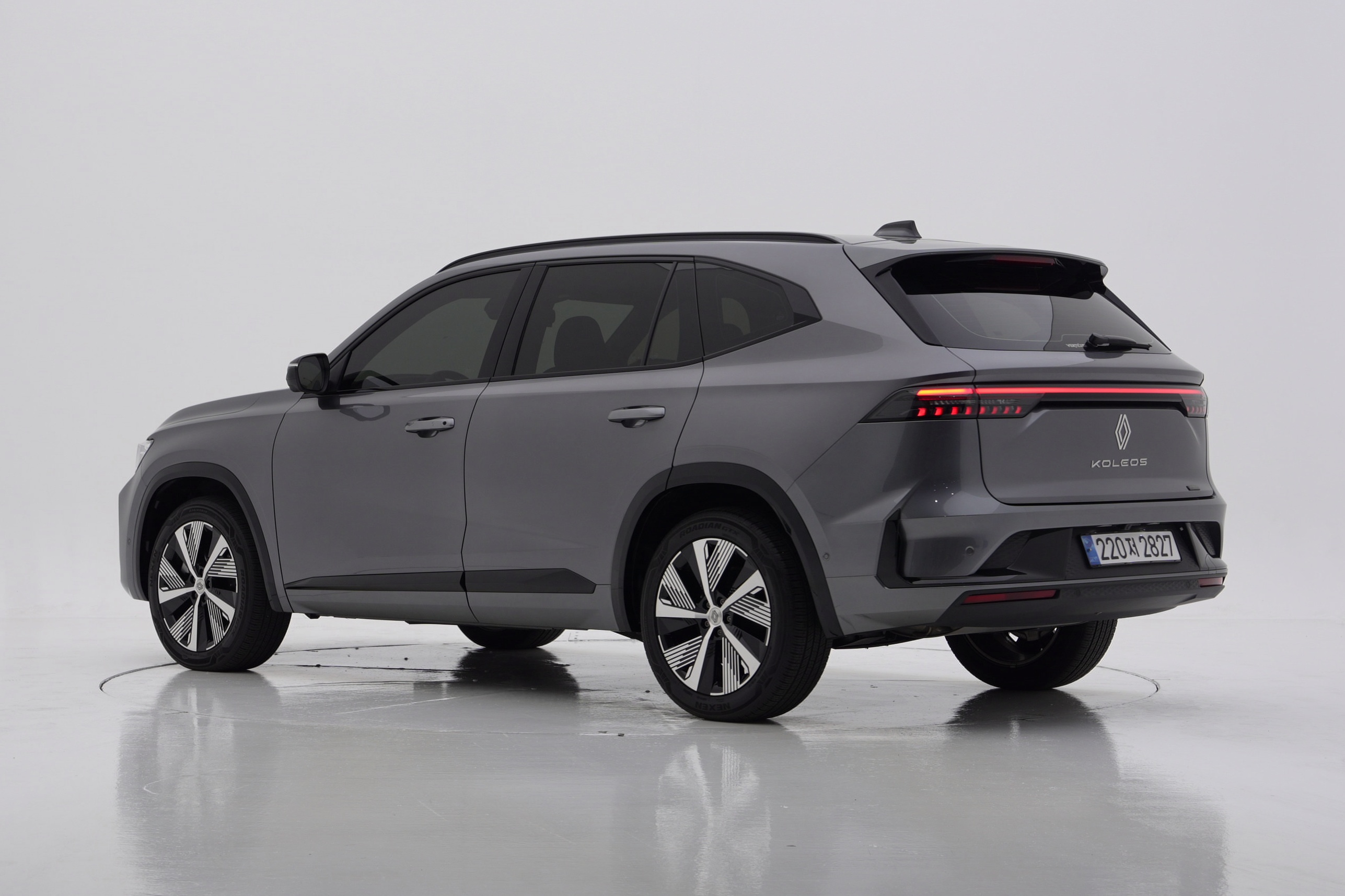 Renault Korea Grand Koleos 1.5 E-TECH Hybrid 2WD Iconic — фото 4