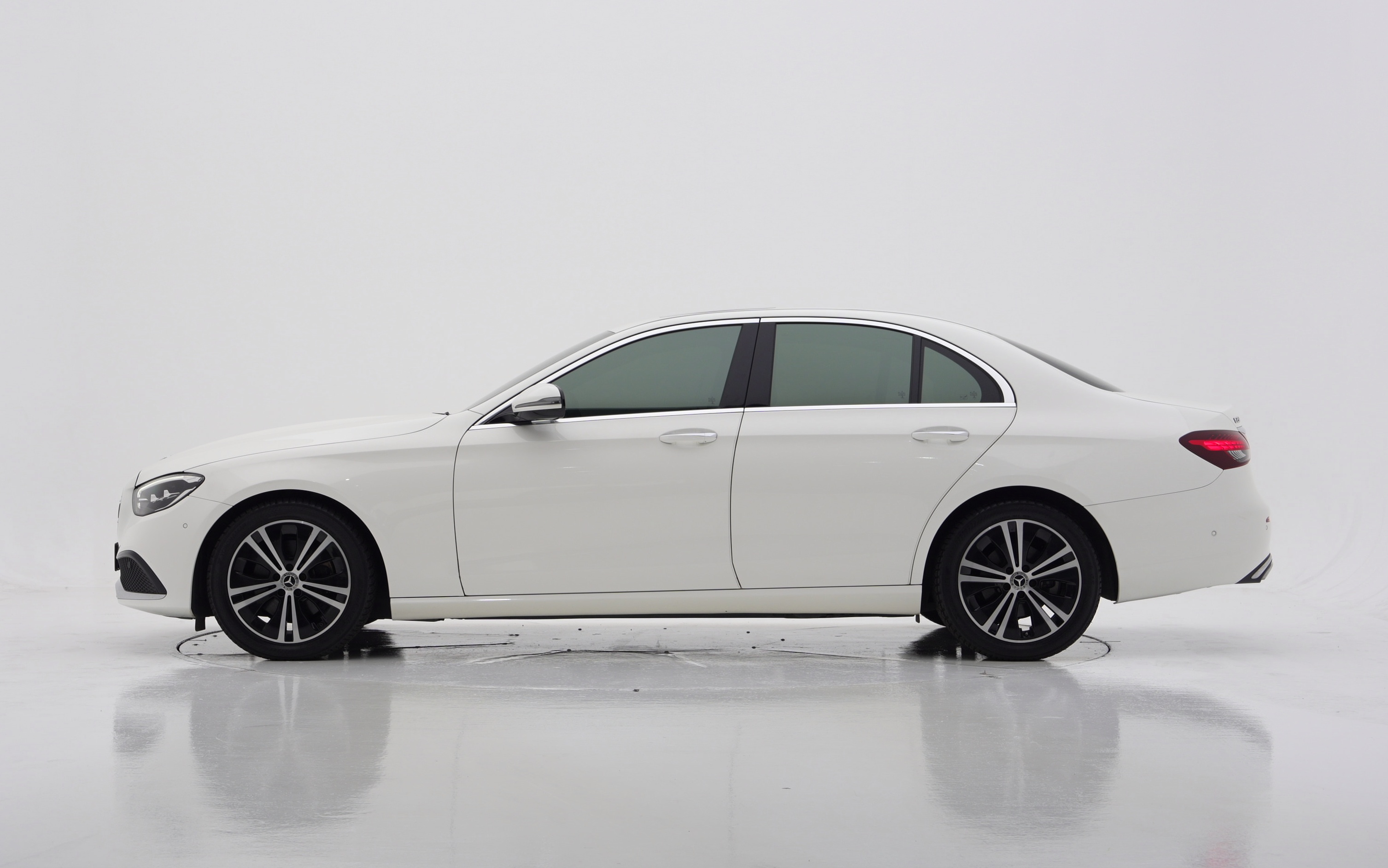 Mercedes-Benz E-Class (W213) E250 AVANTGARDE
